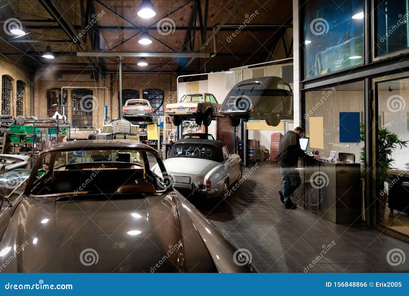 Retro Car Garage And Auto Repair Shop Editorial Photo - Image of repair
