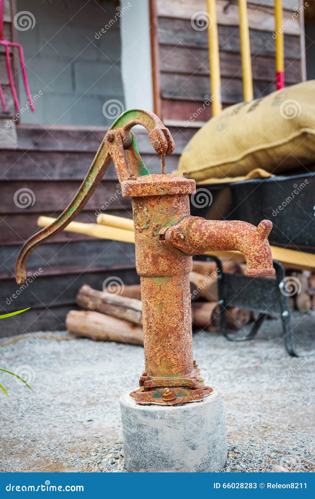Retro Drinking Water Fountain with Hand Pump . Stock Image Image of flowing, vintage 66028283