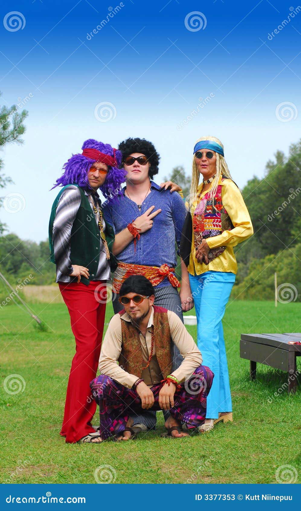 Por ley empezar unir Retro hippie party group stock image. Image of female - 3377353
