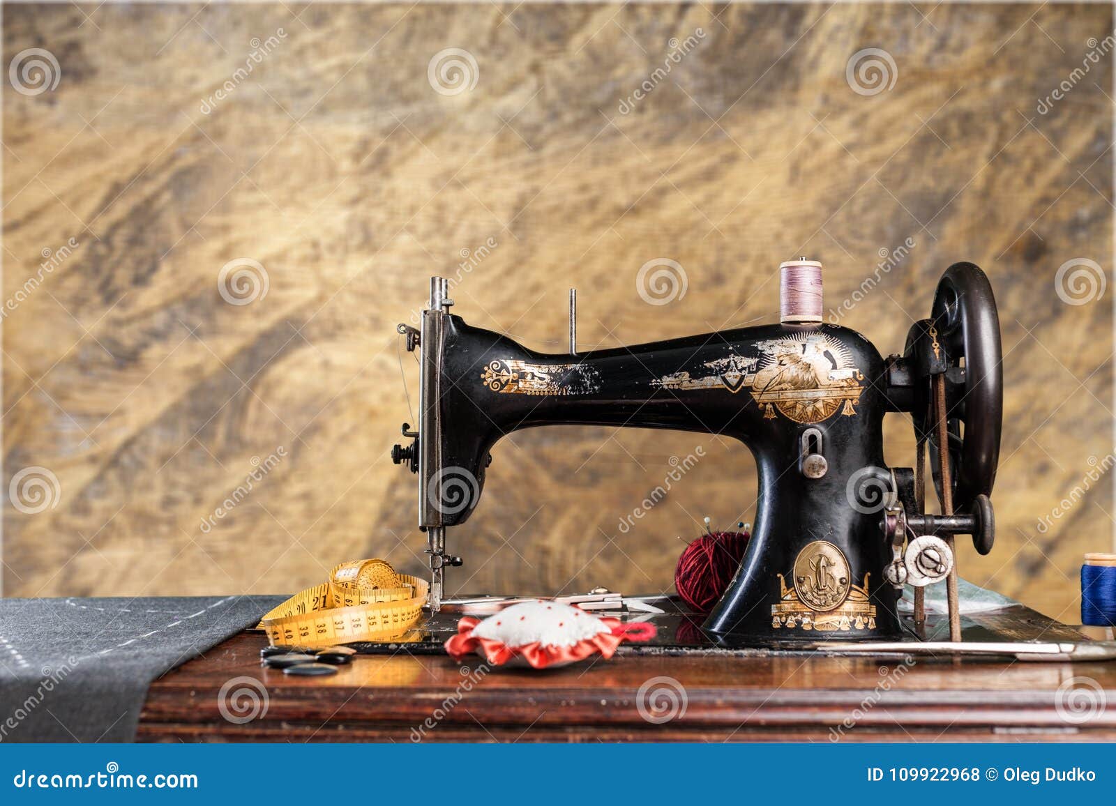 Retro Sewing Machine with Supplies in Stock Photo - Image of handcraft,  france: 109922968