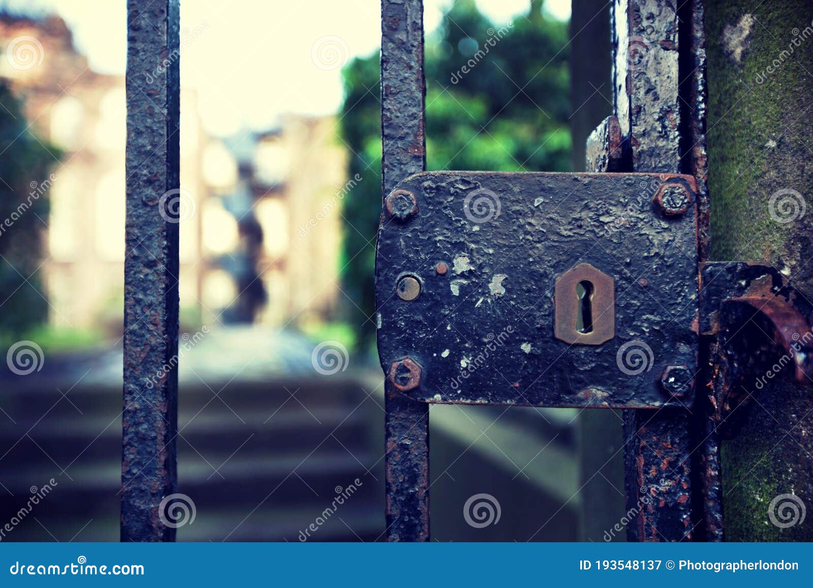 Retro Vintage Door and Lock Stock Image - Image of object, door: 193548137