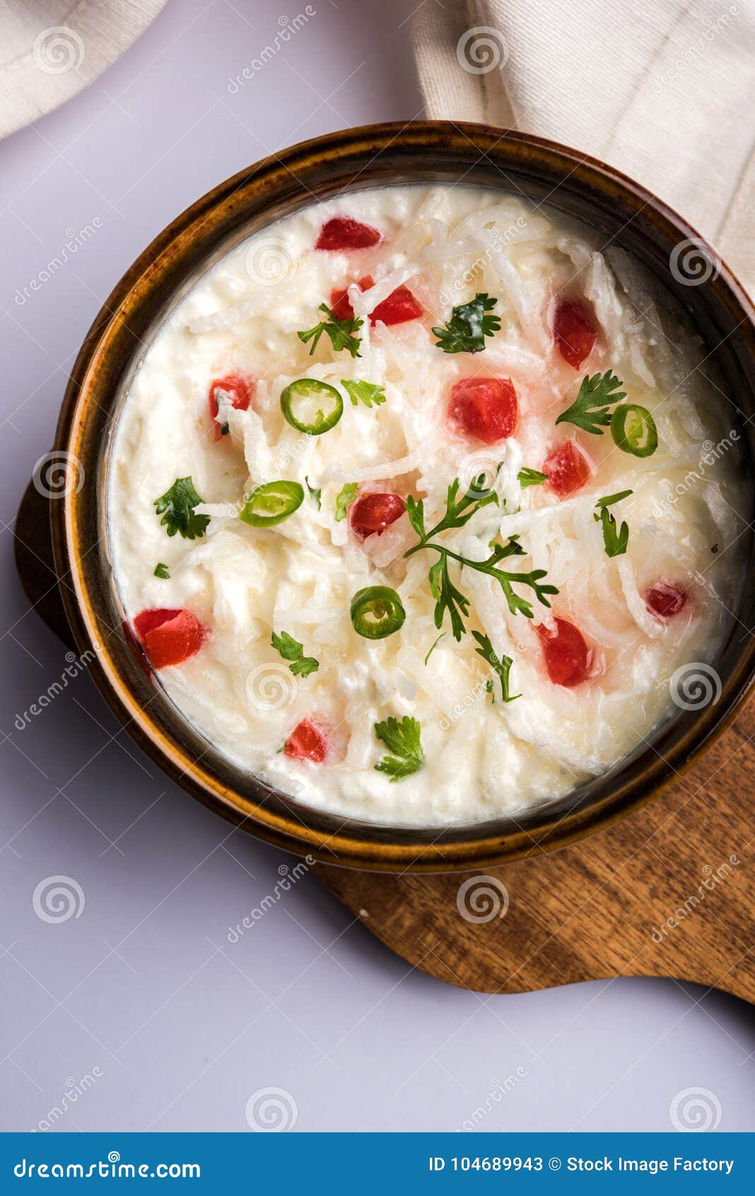 Rettich Raita/daikon Oder Mooli Koshimbir/Salat Stockbild - Bild von ... Rettich Raita/daikon Oder Mooli Koshimbir/Salat Stockbild - Bild von ...