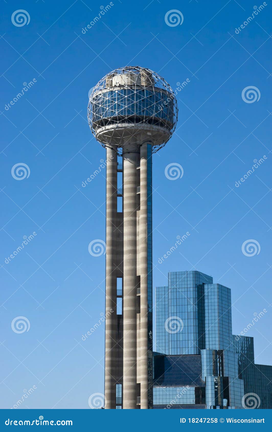 reunion tower in downtown dallas, texas