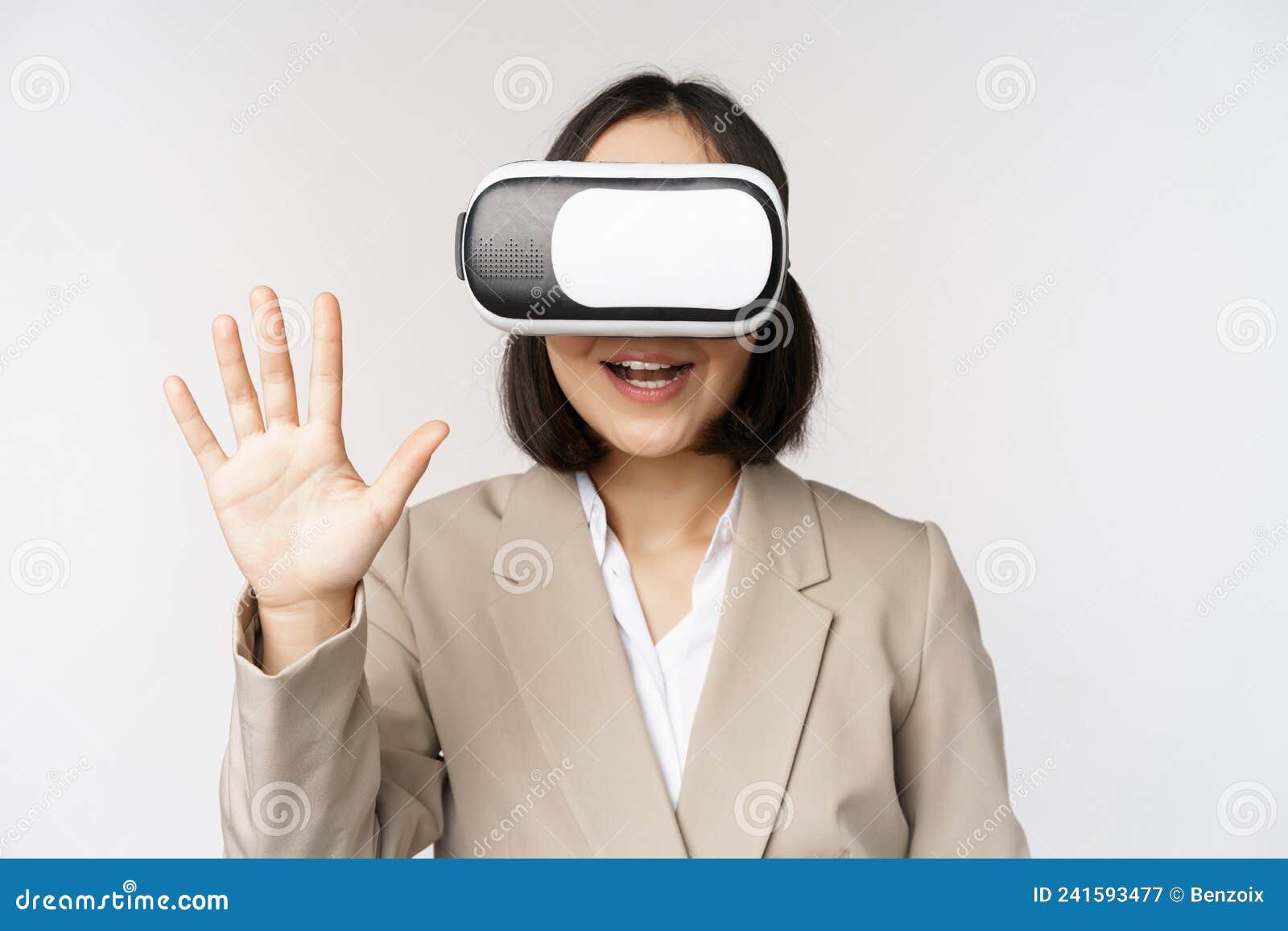 Reuni n En Vr Chat. Mujer De Negocios Asi tica Con Gafas De