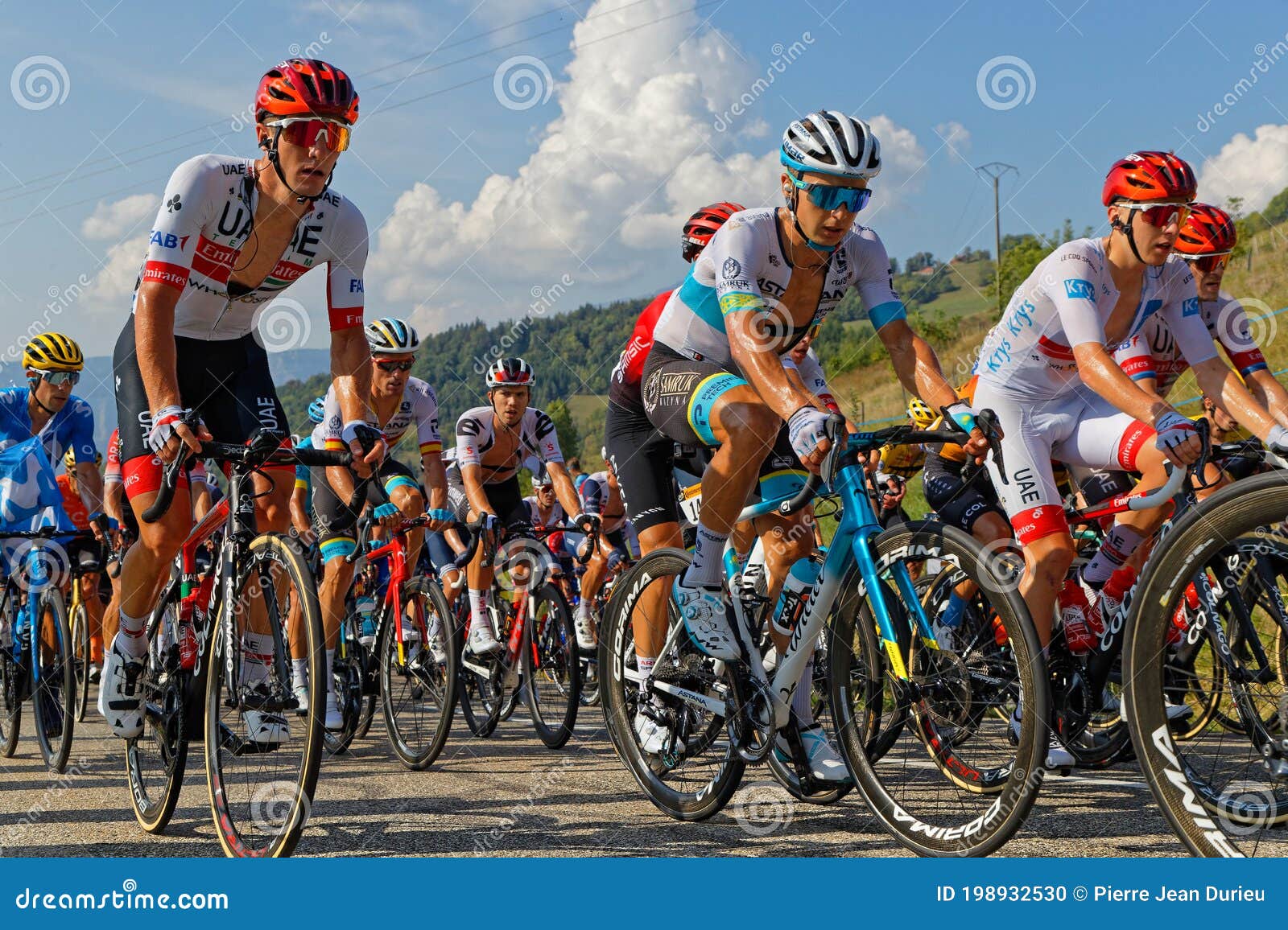 tour de france peloton speed