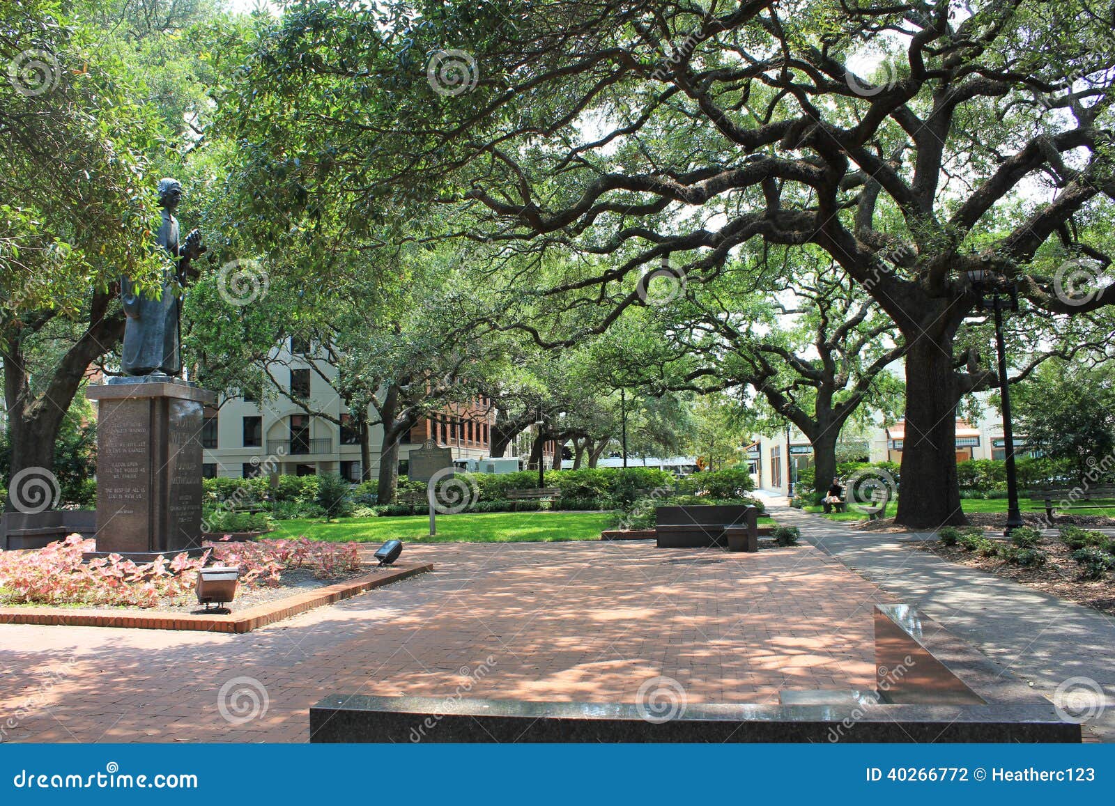 reynolds square savannah ga