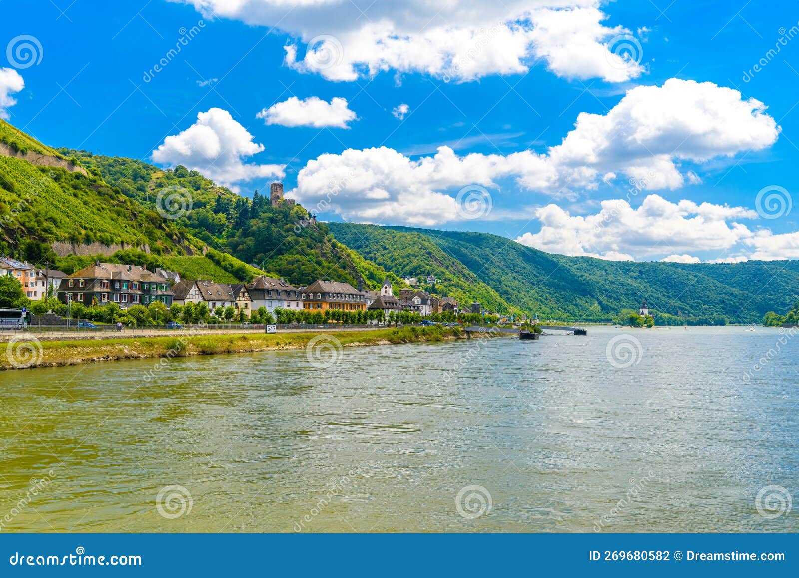 rhein rhine river in loreley, kaub, rhein-lahn-kreis, rhineland-palatinate, rheinland-pfalz, germany