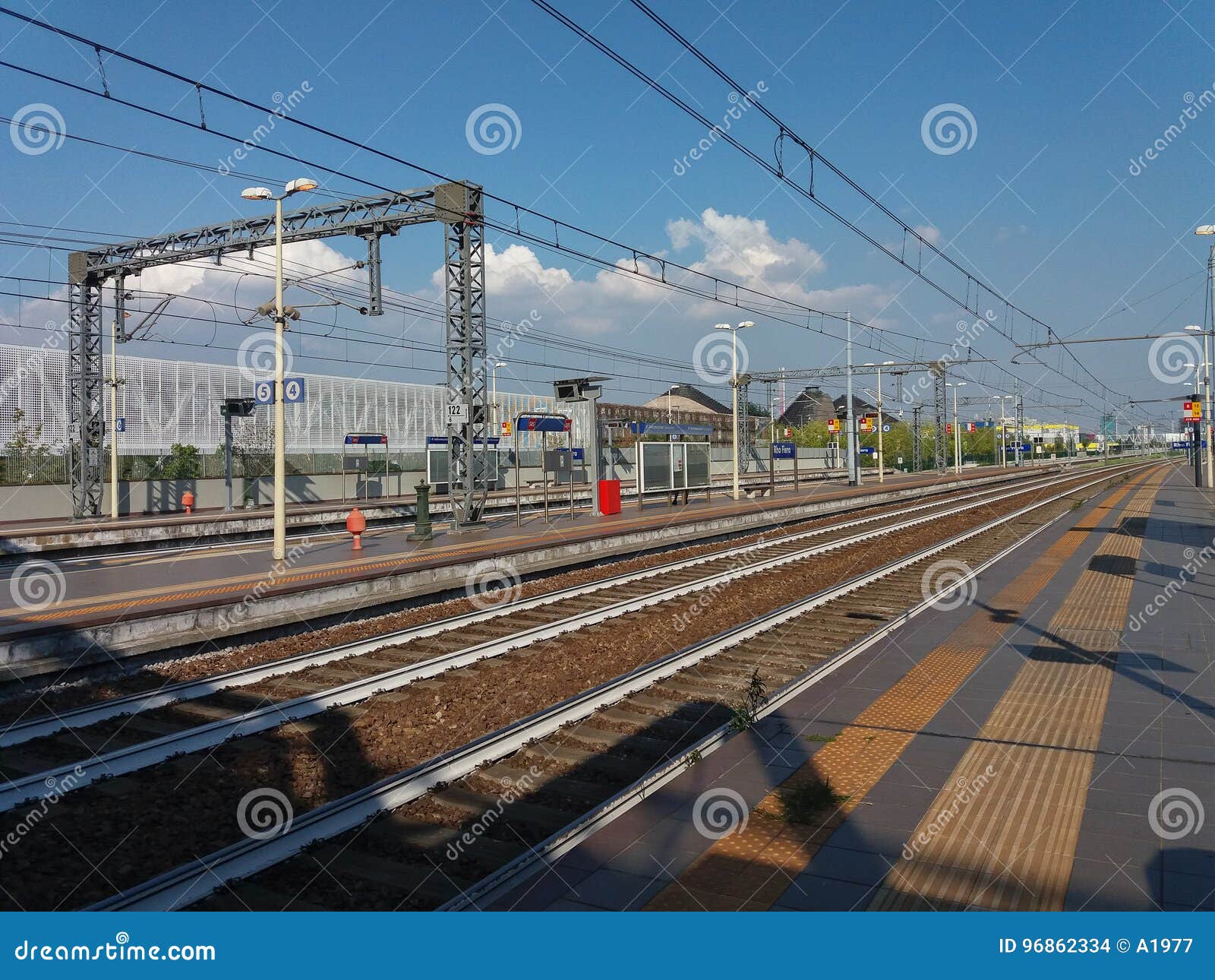 Rho Fiera train station editorial stock image. Image of italy - 96862334