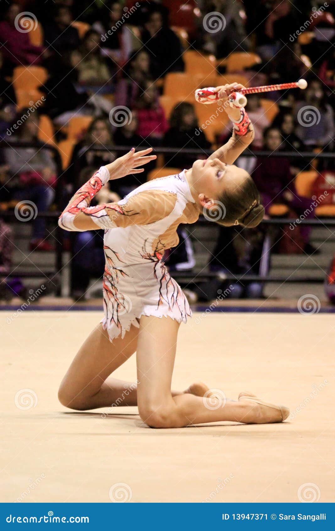 RHYTHMIC GYMNASTIC editorial photo. Image of event, feminine 13947371
