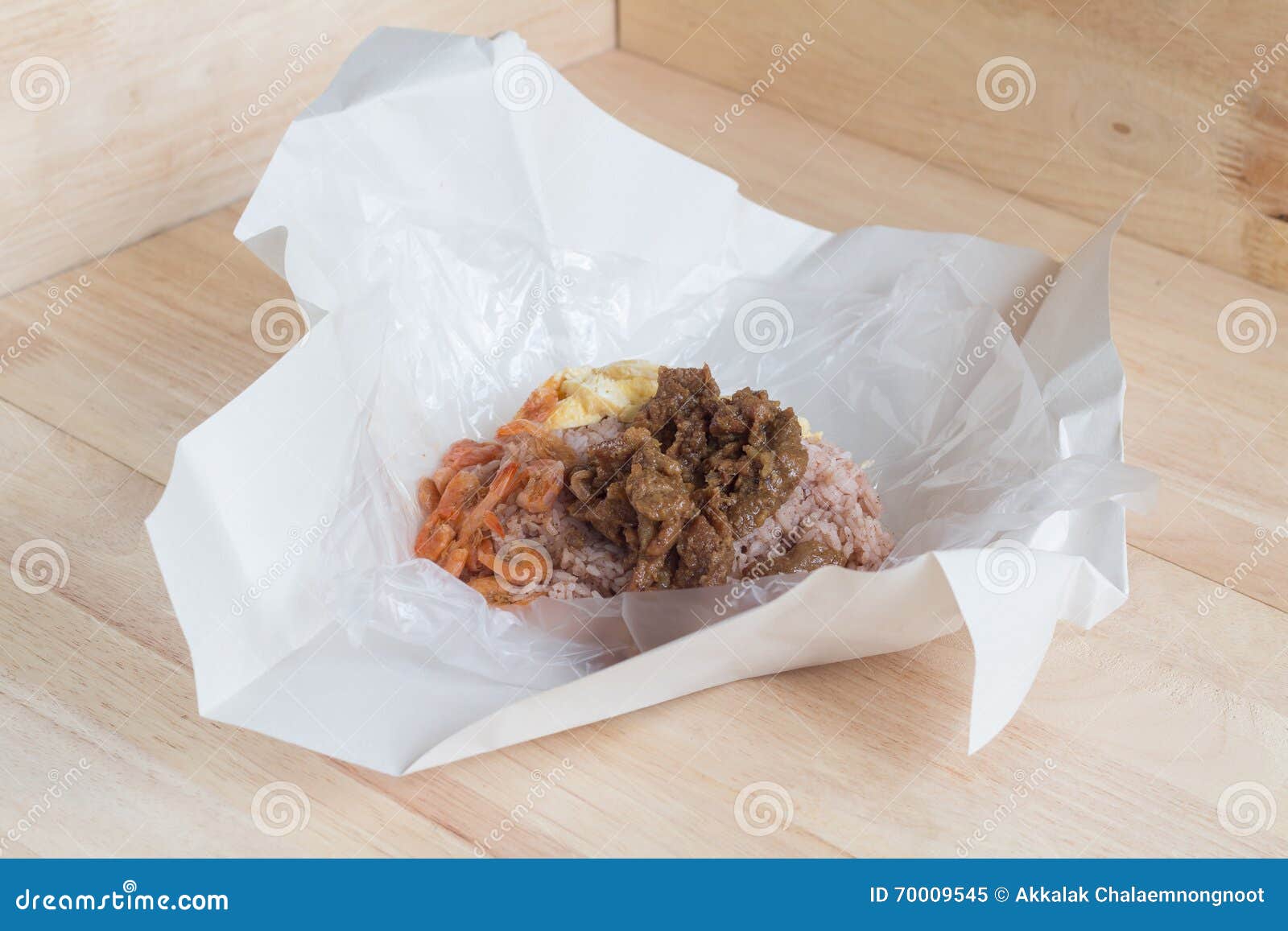 rice seasoned with shrimp paste (khaao khlook gabpi)