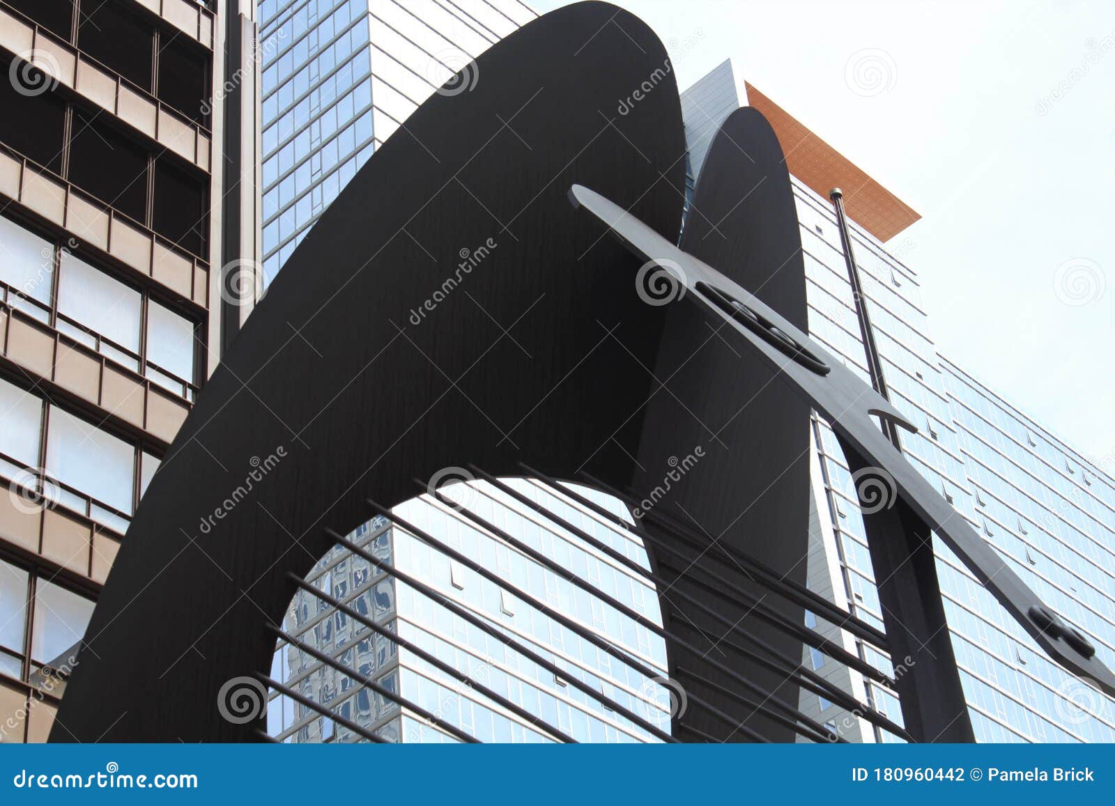 Untitled Picasso Sculpture, Closeup, Daley Plaza in Chicago, Illinois, USA  Editorial Photography - Image of figure, benches: 180960442