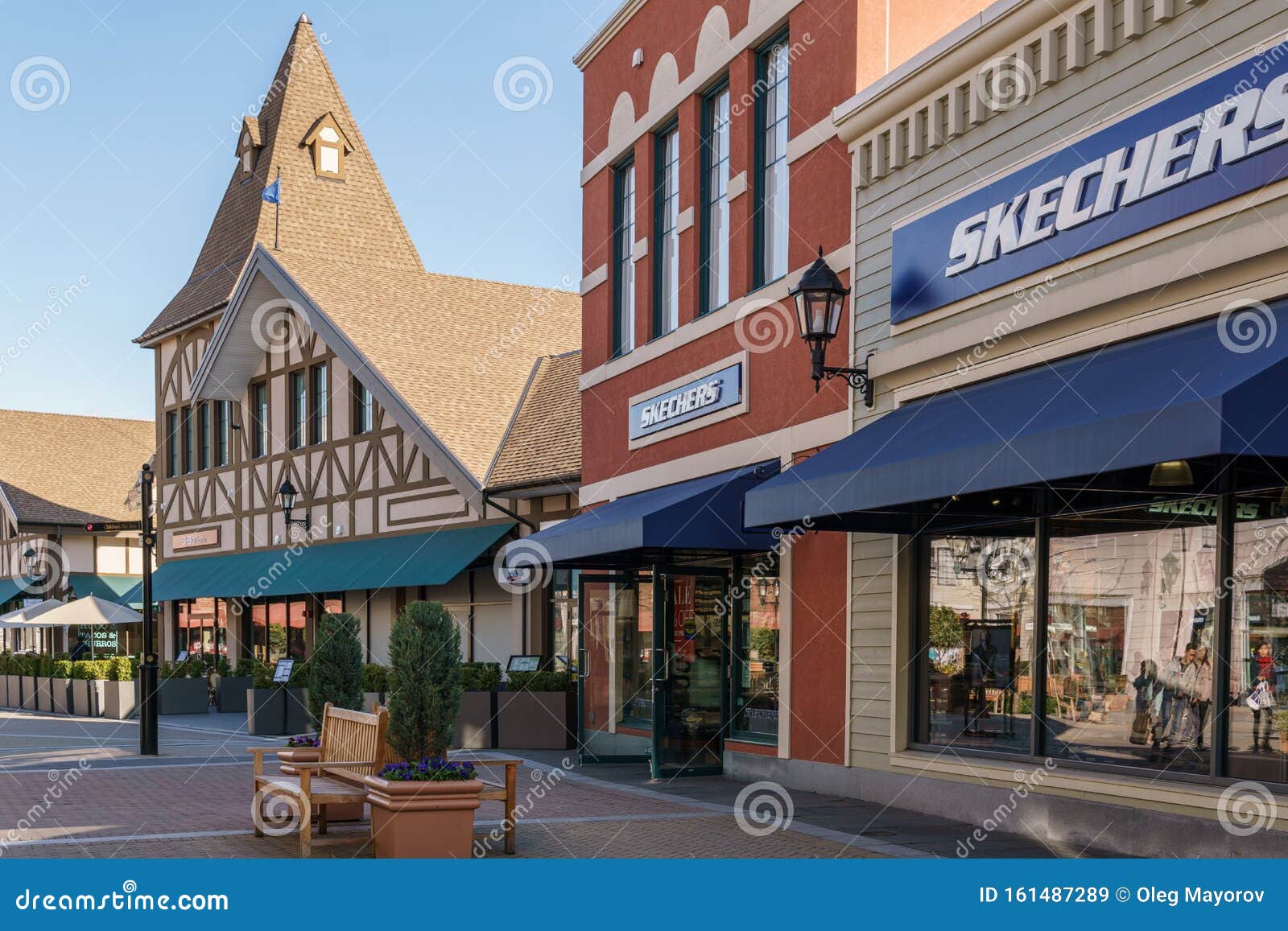 Outlet mall in vancouver canada