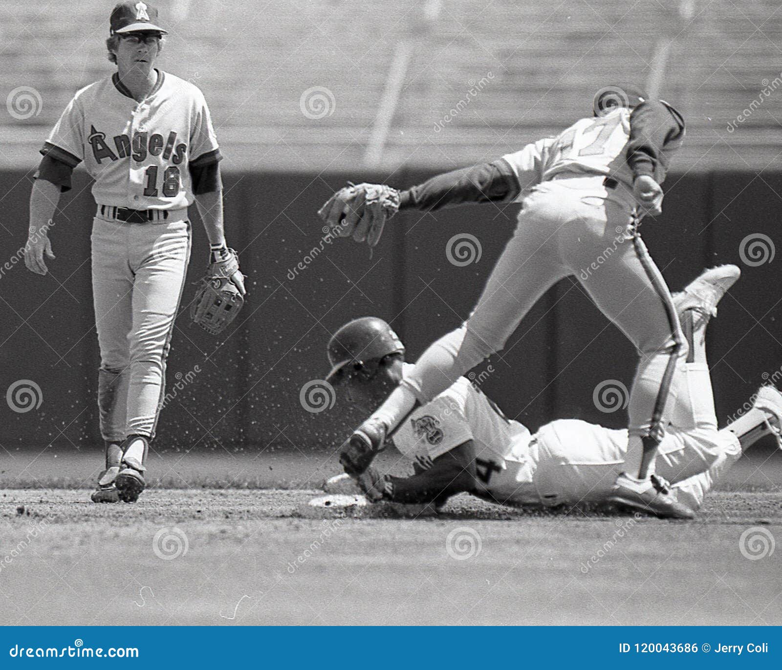 Rickey Henderson Caught Stealing Editorial Photo - Image of sports, donnie:  120043686