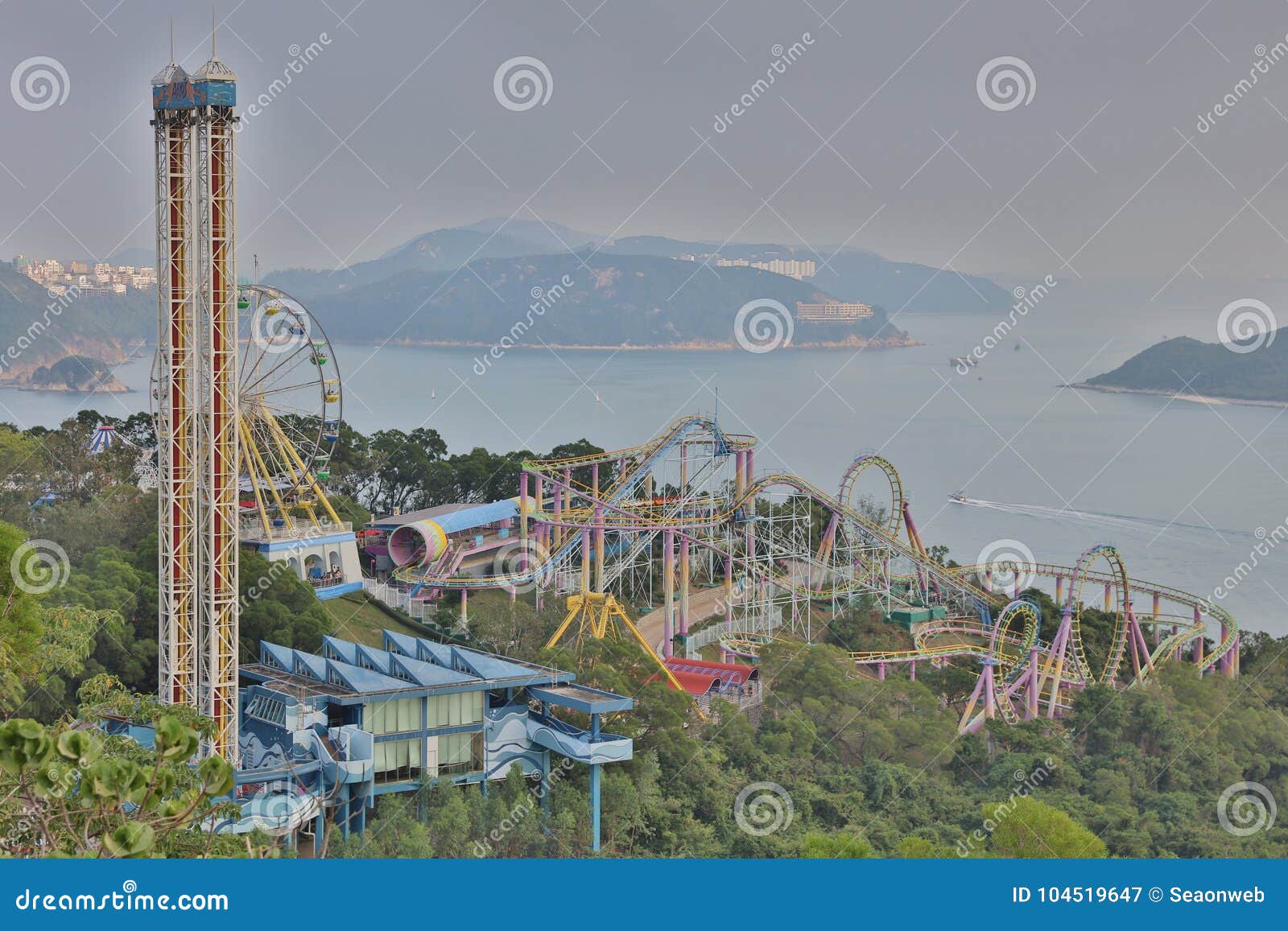 Rides in the Ocean Park Hong Kong at 2017 Editorial Photography - Image