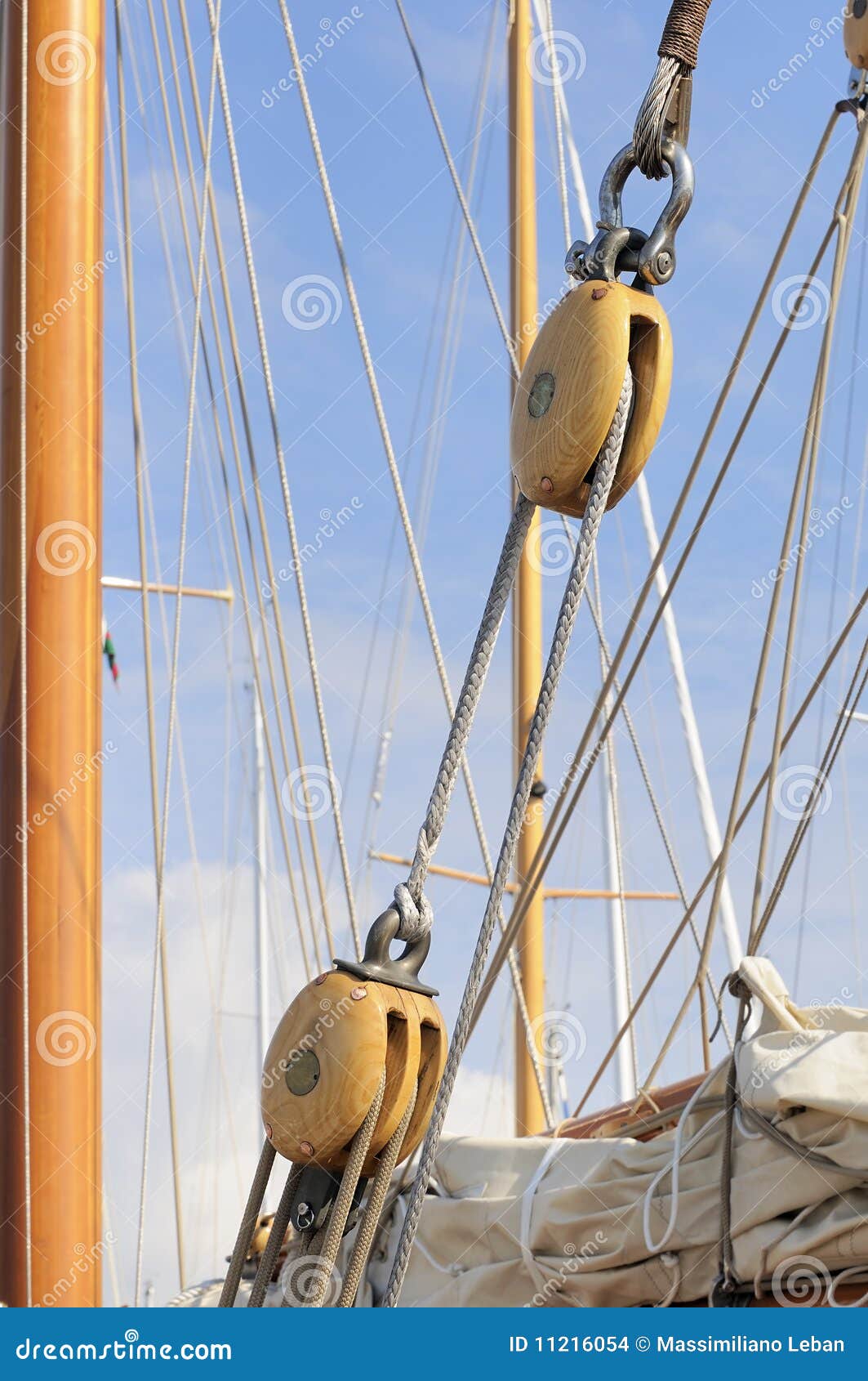 yacht rigging pulleys