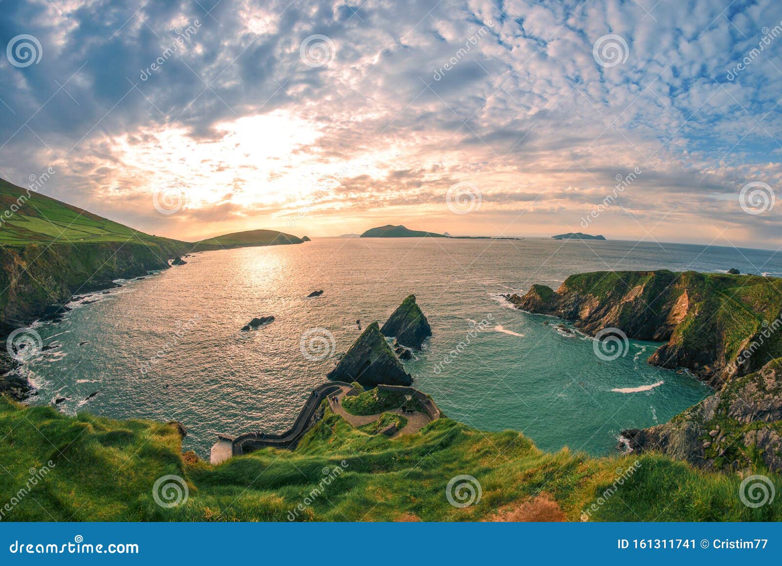 ring of dingle peninsula kerry ireland dunquin pier harbor rock stone cliff landscape seascape