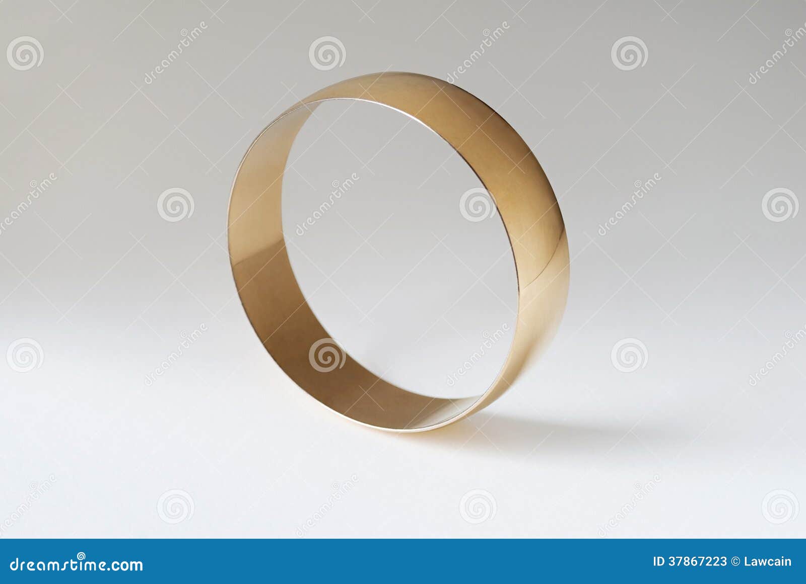 Ring of Gold stock image. Image of macro, life, curved 37867223