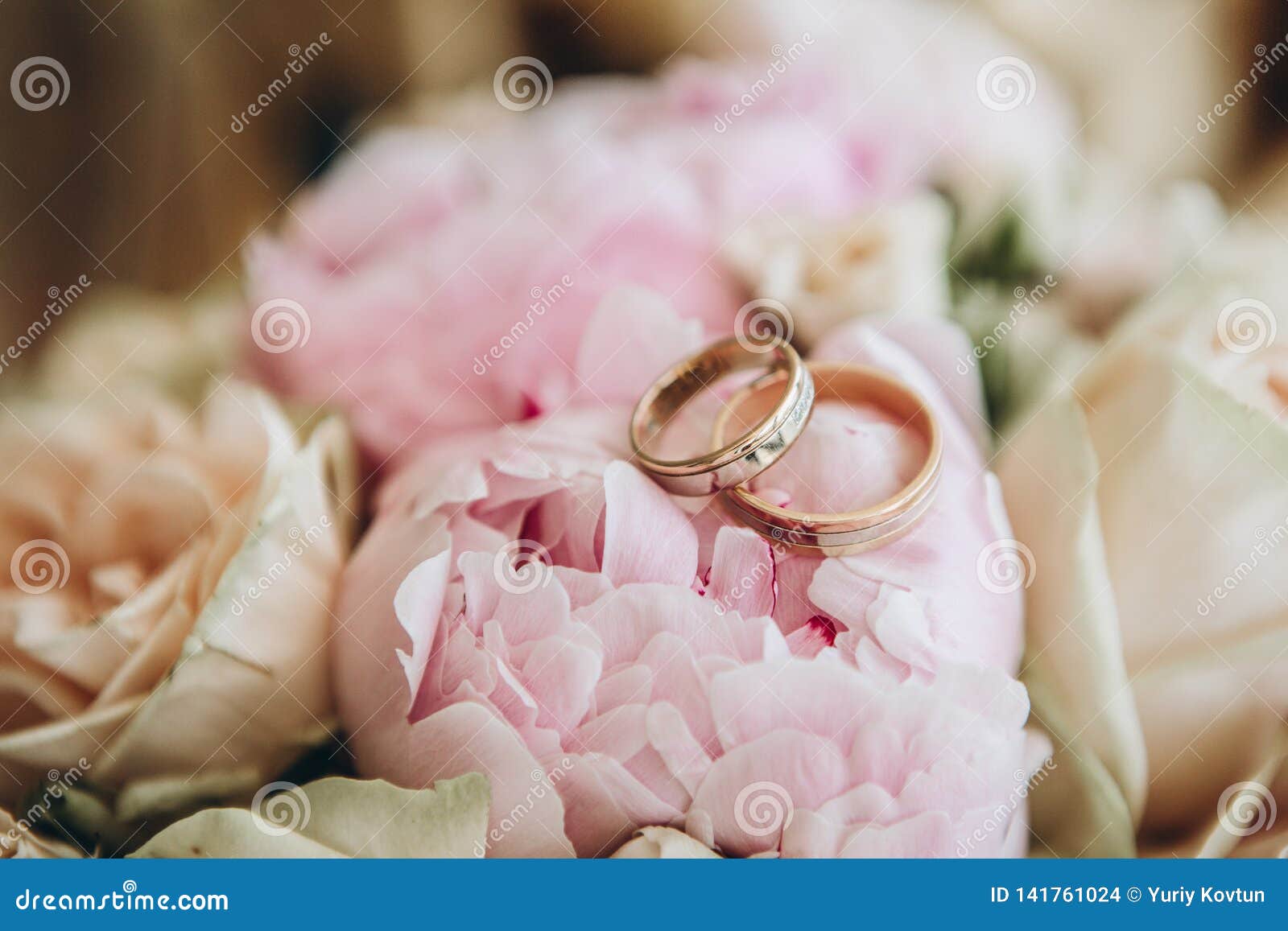rings wedding  bouquet flowers rose peony