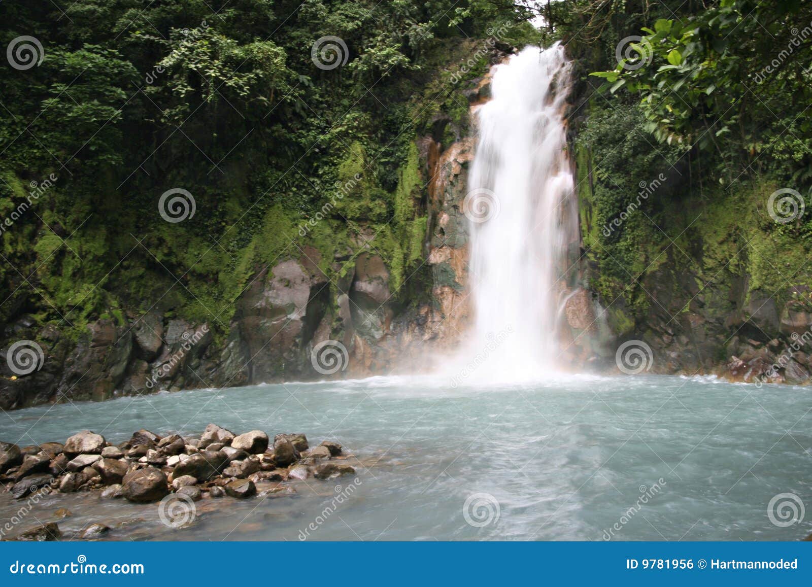 rio celeste waterfall