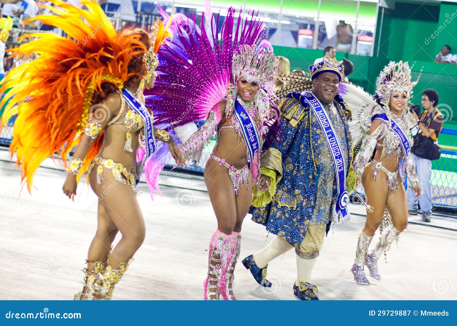 RIO DE JANEIRO - FEBRUARY 10: a Womans and Man in Costume Dancing and  Singing on Carnival at Sambodromo in Rio De Editorial Photography - Image  of latin, dance: 29729887