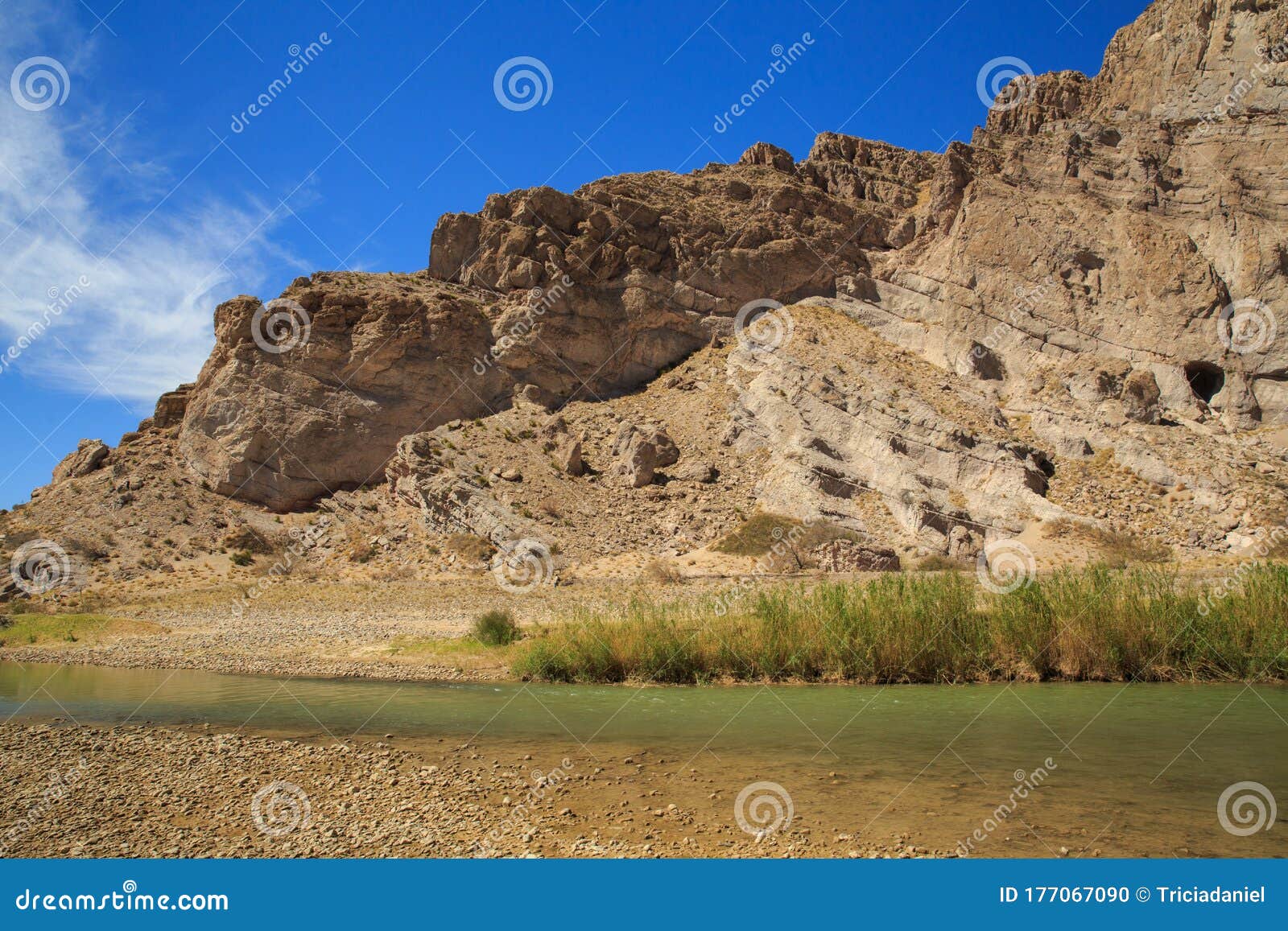 the rio grande devides mexico and usa.