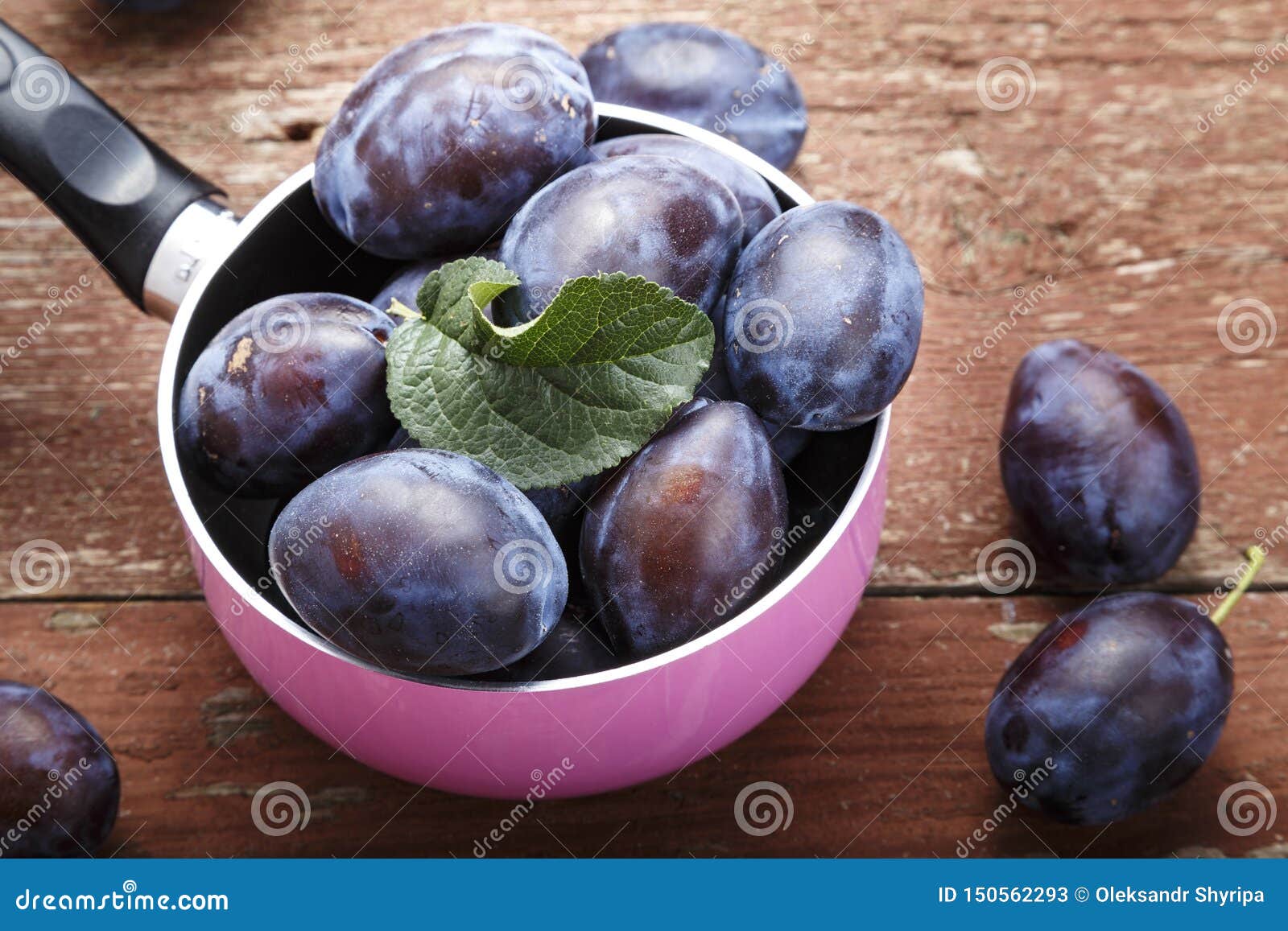 Ripe plums on the table stock image. Image of dessert 150562293