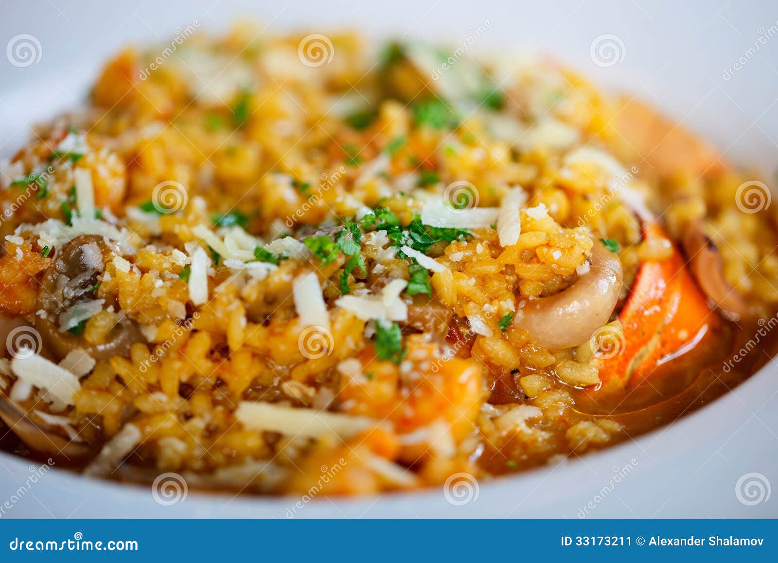 Risoto do marisco imagem de stock. Imagem de macro, delicioso 33173211