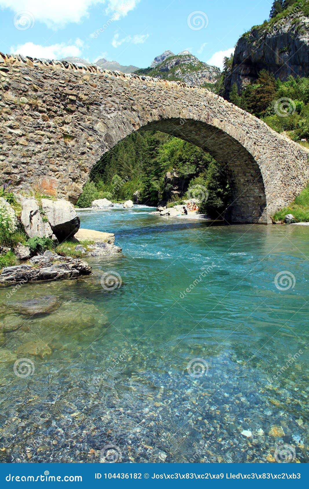 bridge of bujaruelo in the region of aragÃÂ³n in spain.