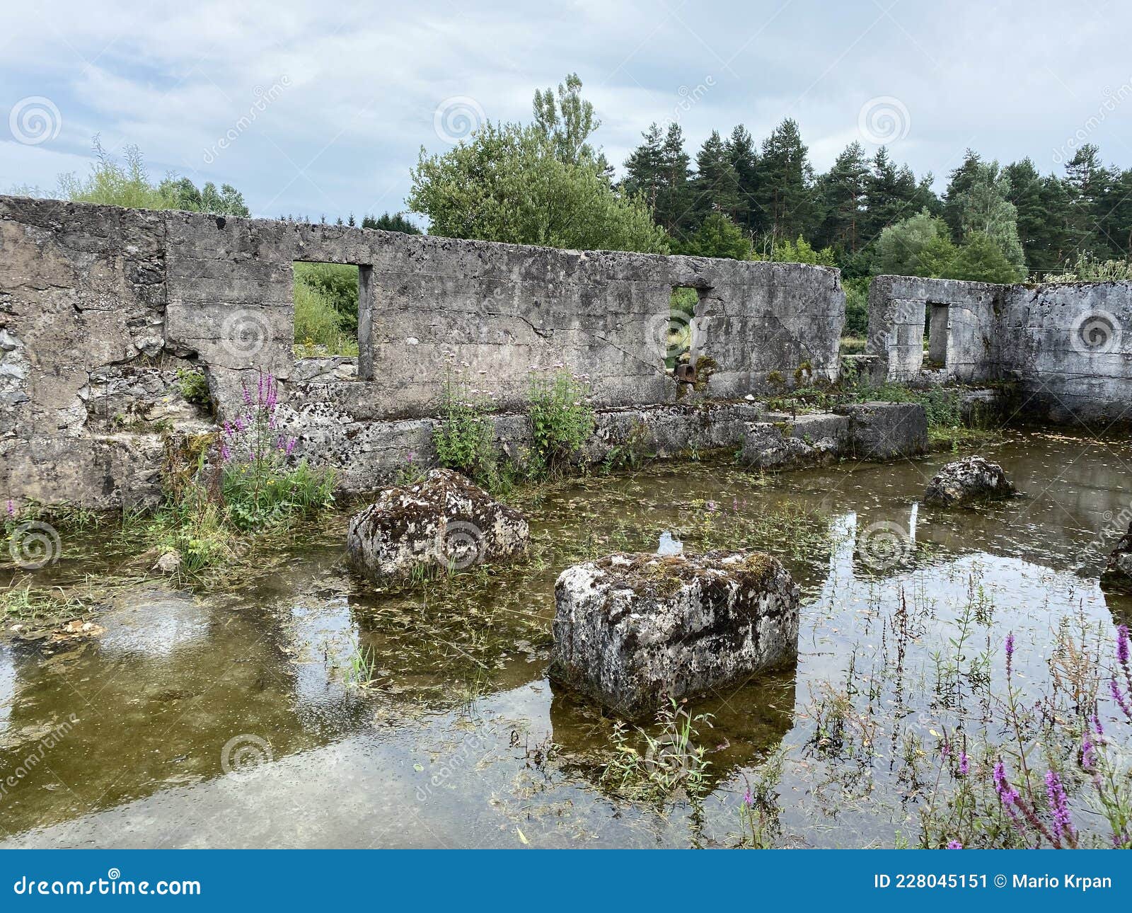 river zagorska mreÃÂ¾nica and accumulation lake sabljaci near desmerice - ogulin, croatia / rijeka zagorska mreÃÂ¾nica