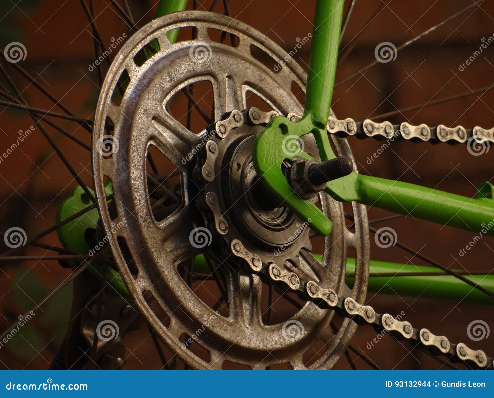Road bike freewheel stock photo. Image of bicycle, verde 93132944