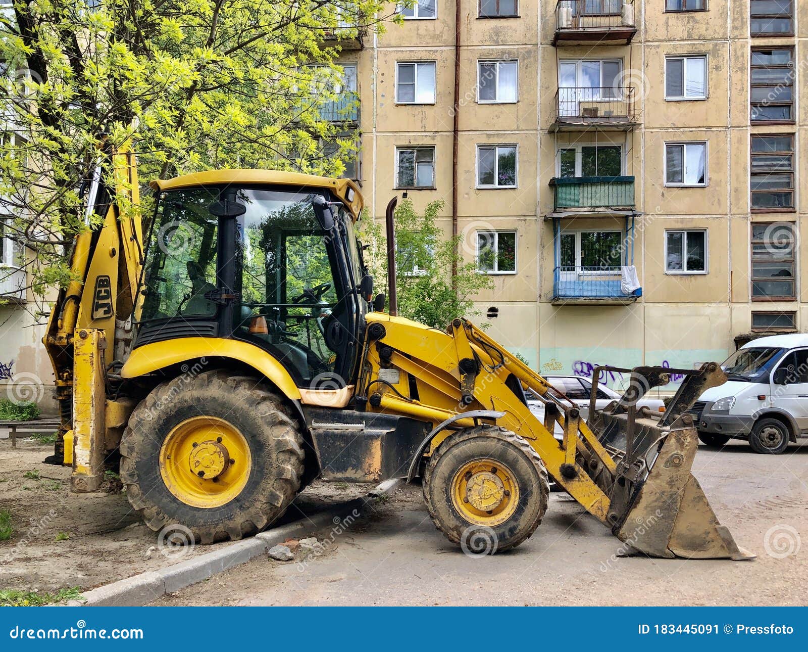JCB Construction Tractor in Russia. Editorial Photo - Image of hitachi,  dirt: 183445091