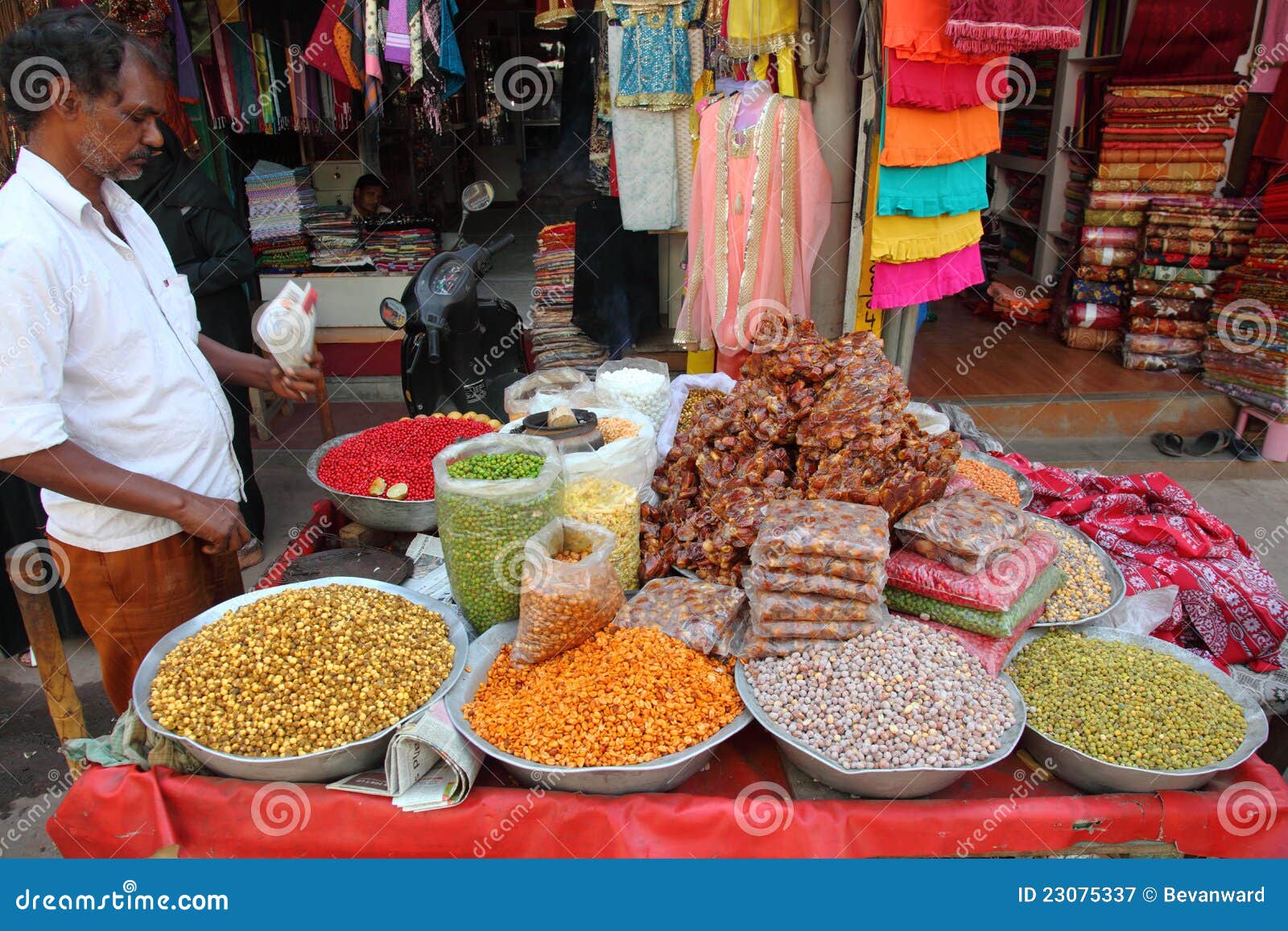 Roadside Indian Snacks Stall Editorial Photography - Image: 230753371300 x 957