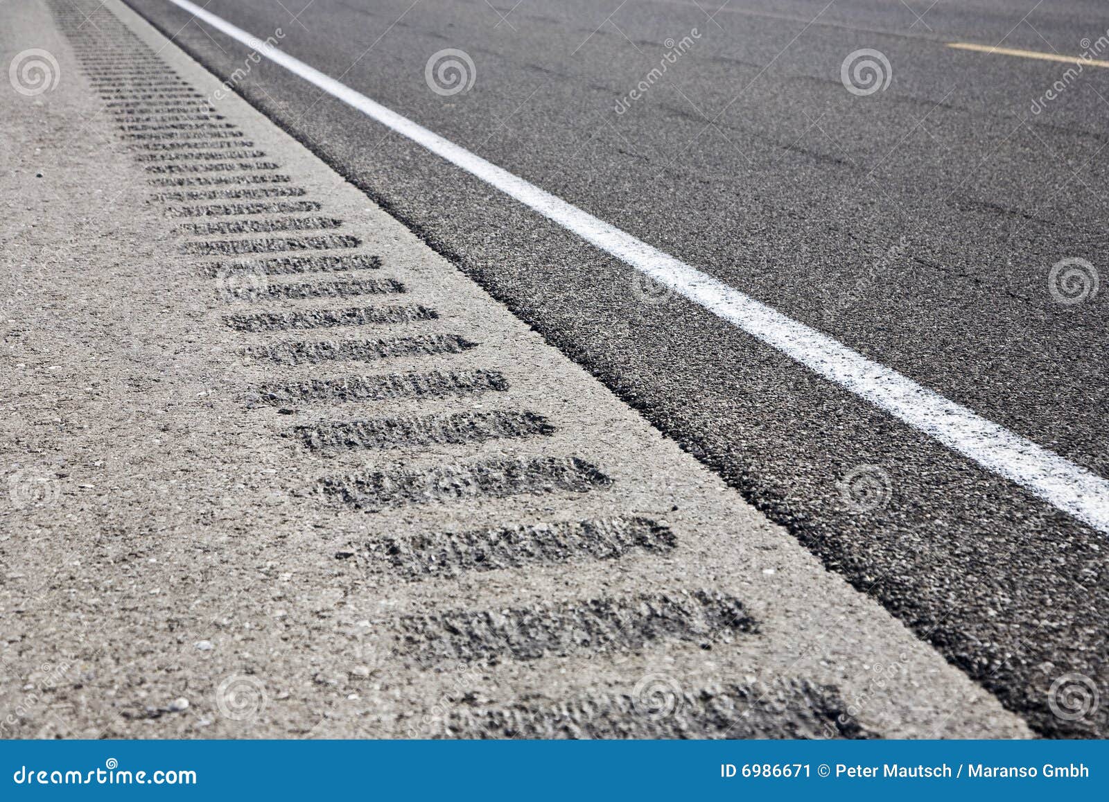 roadway shoulder rumble strips