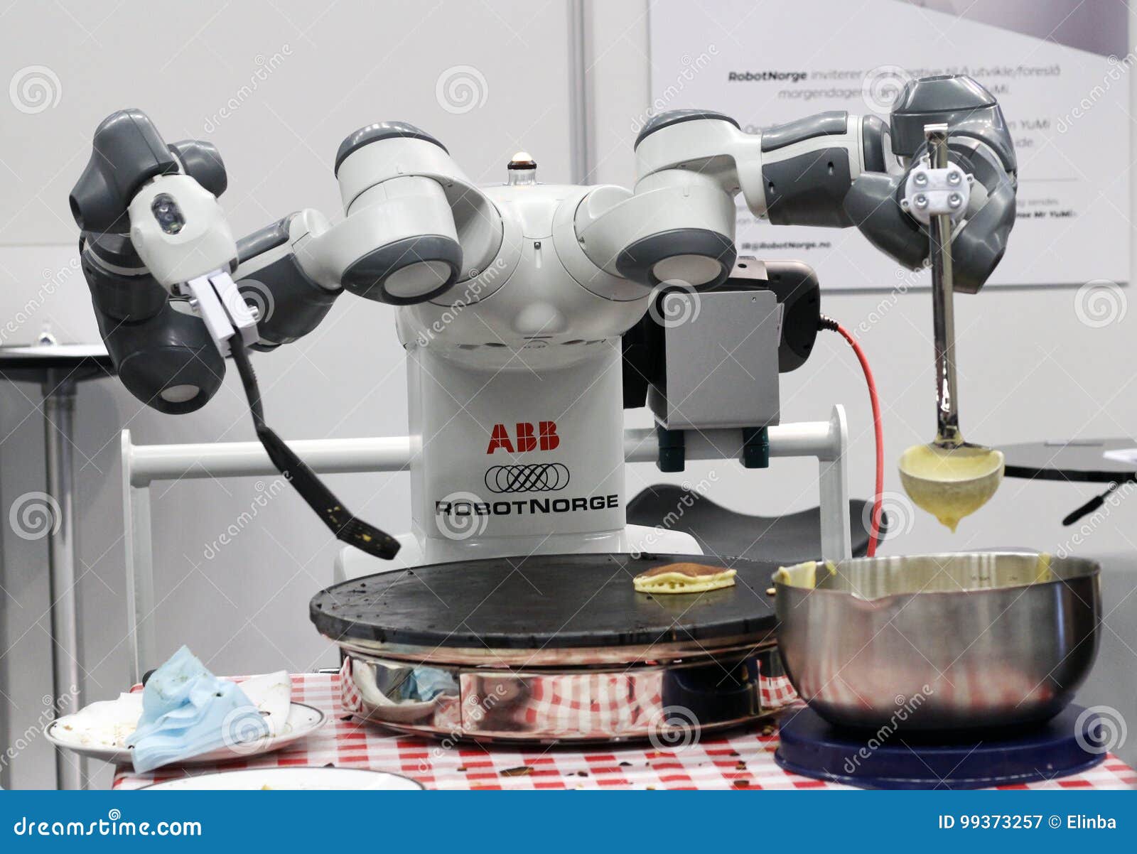undskyld Reproducere Resonate 559 Cooking Robot Stock Photos - Free & Royalty-Free Stock Photos from  Dreamstime