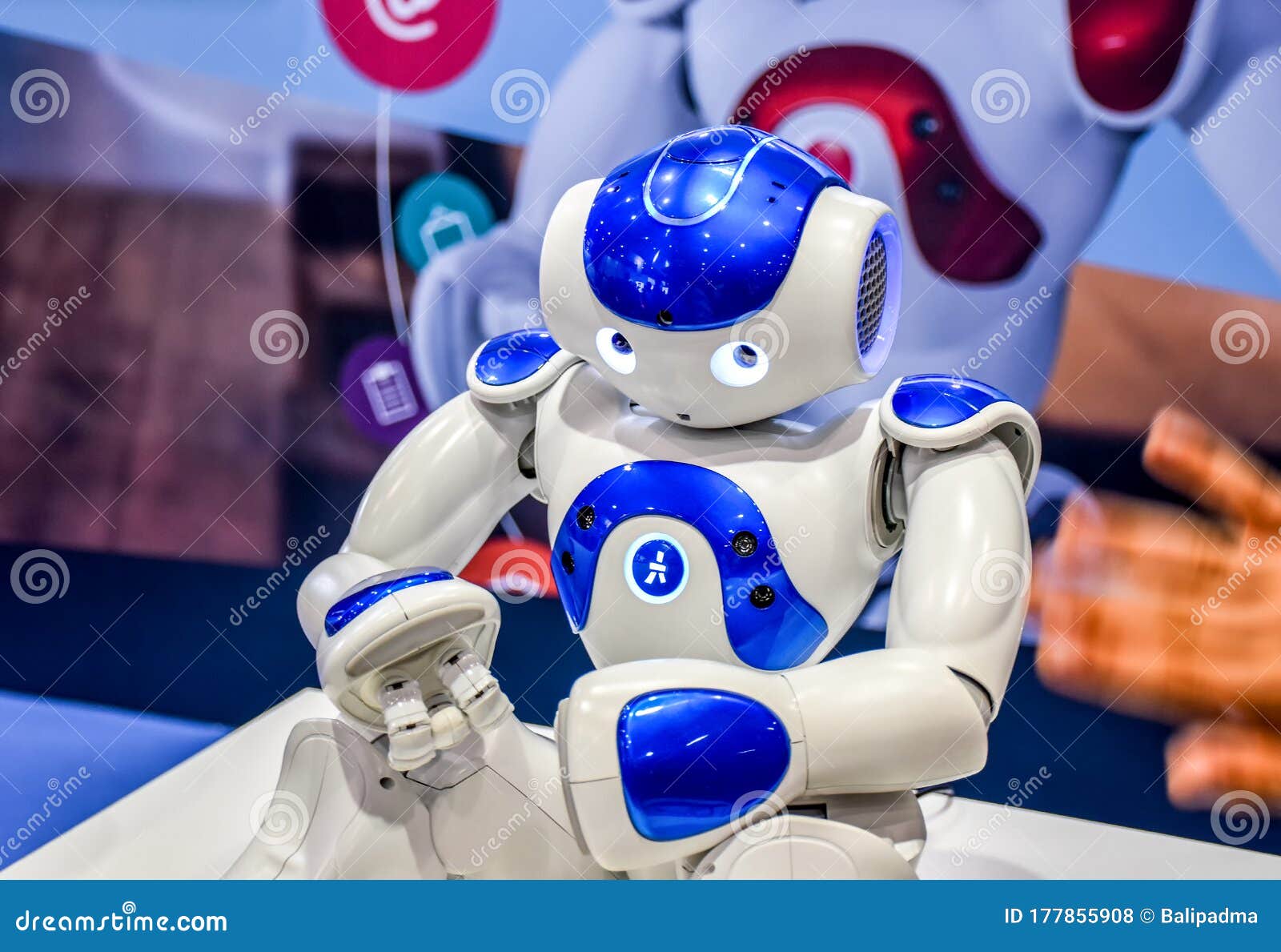 Mose Serrated Skov Robot Nao of Manufacturer Aldebaran Robotics Editorial Stock Photo - Image  of electronic, communication: 177855908