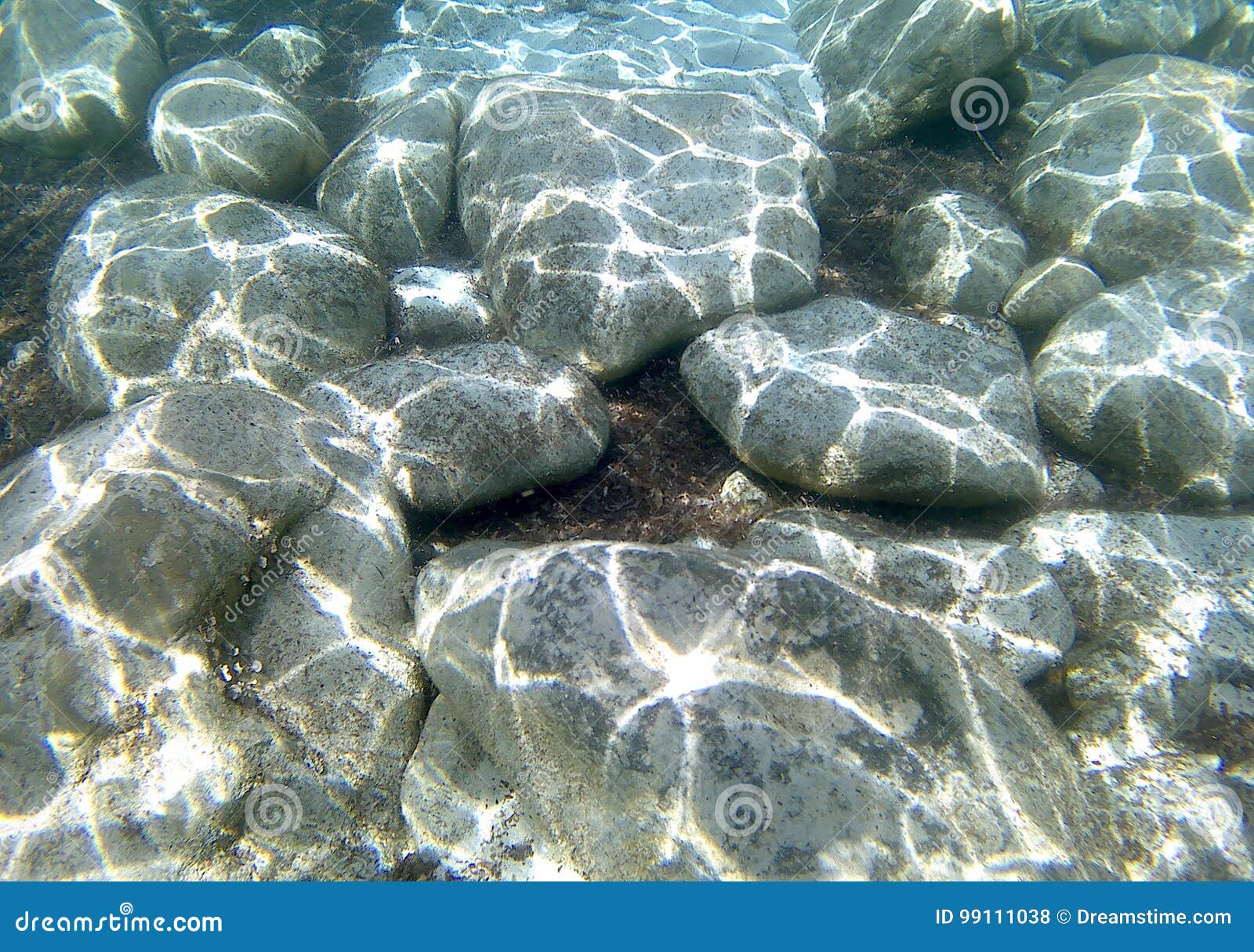 Rocas Bajo El Mar Foto De Archivo Imagen De Rocas