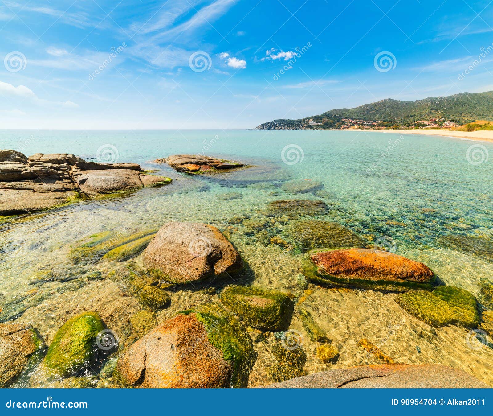 Rocce Nella Spiaggia Di Solanas Fotografia Stock - Immagine di lungomare,  mare: 90954704