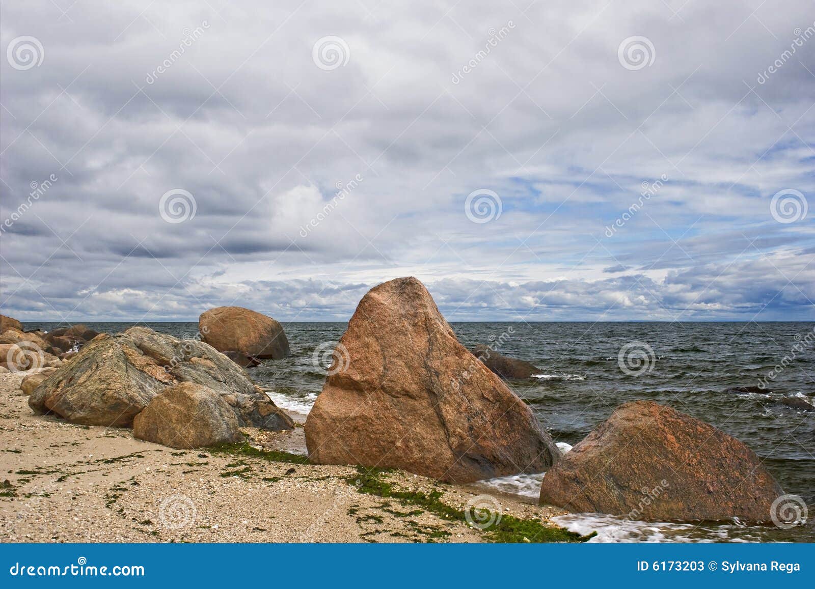 Rochers Au Bord De La Mer Image Stock Image Du Paisible Rochers Au Bord De La Mer Image Stock Image Du Paisible