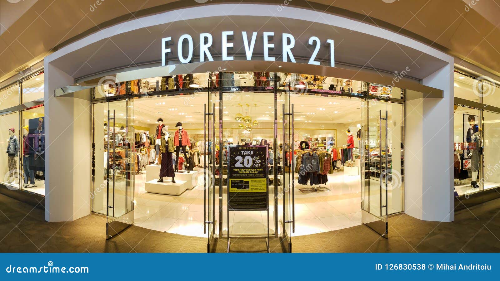 Panoramic View of a Forever 21 Store Front Editorial Stock Photo ...