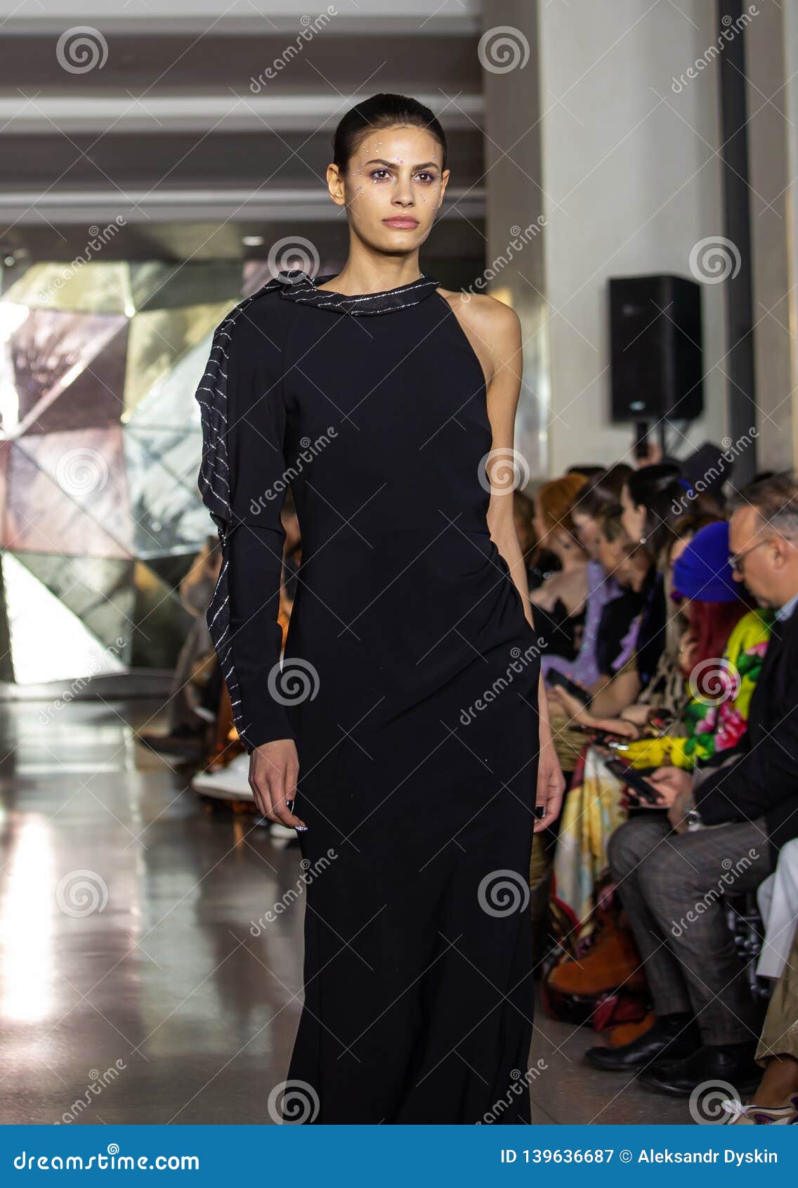Christian Siriano FW19 Runway Show As Part of NYFW Editorial ...