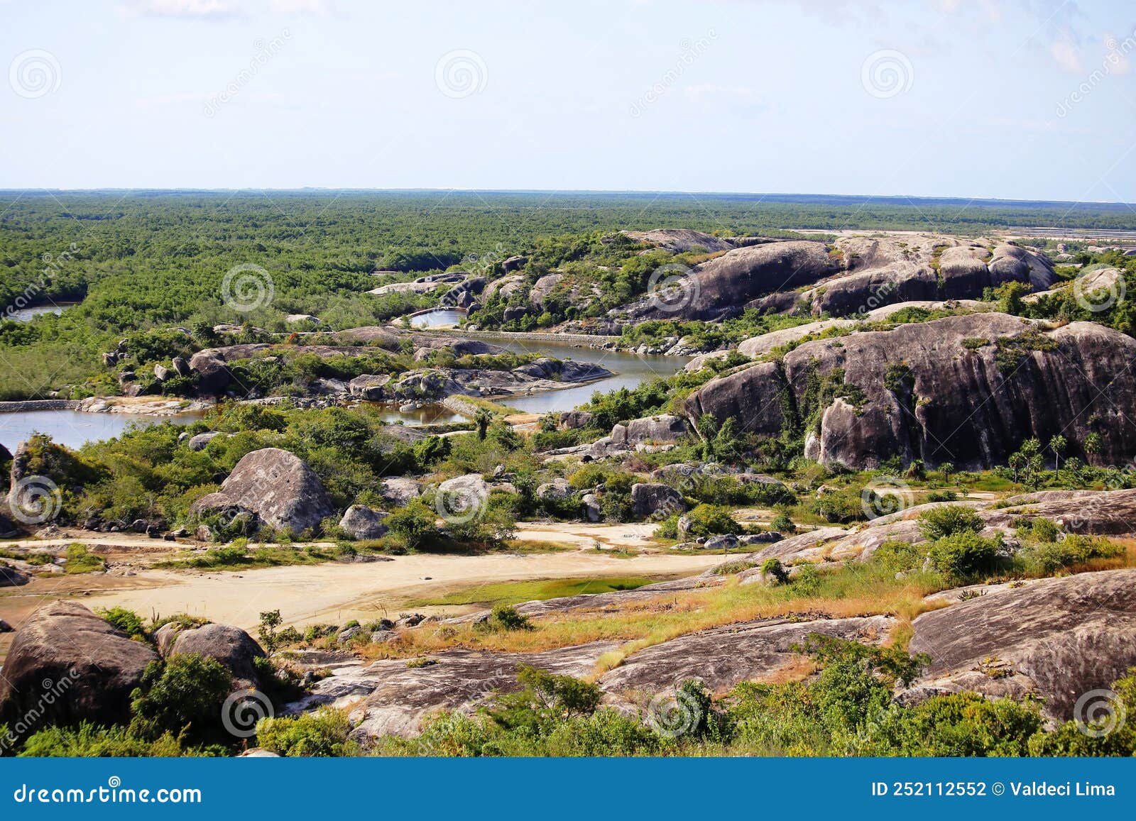 rocks surrounded by green vegetation, chaval city, maranhao