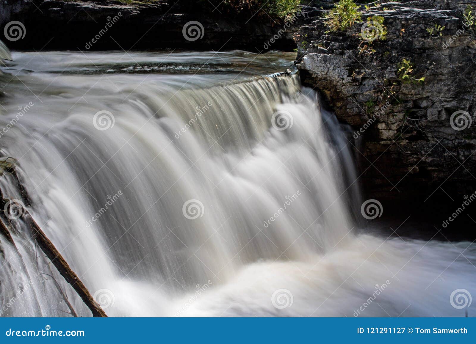 rockwood falls on eramosa river