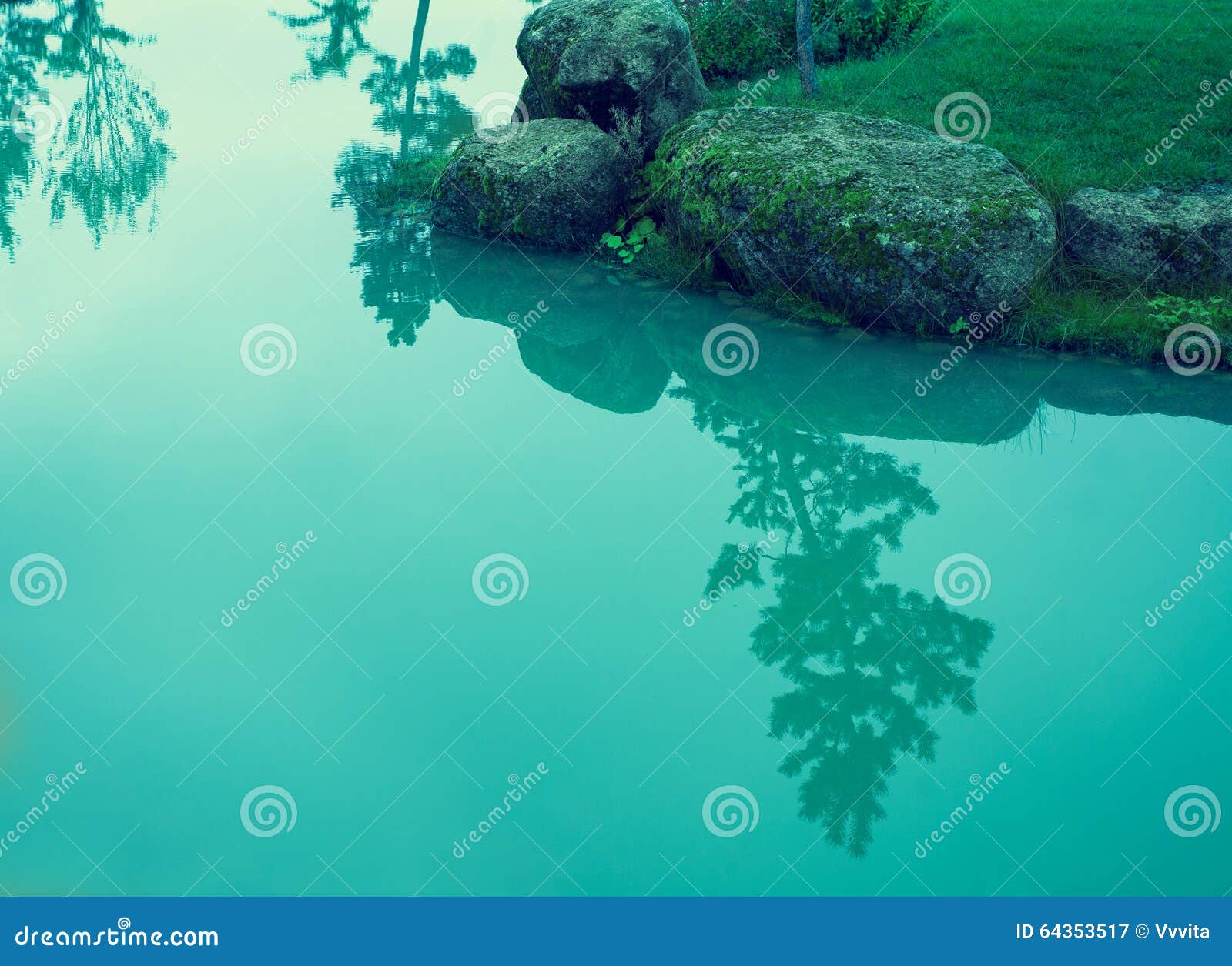 Rocky River Bank imagen de archivo. Imagen de cala, paisaje 64353517