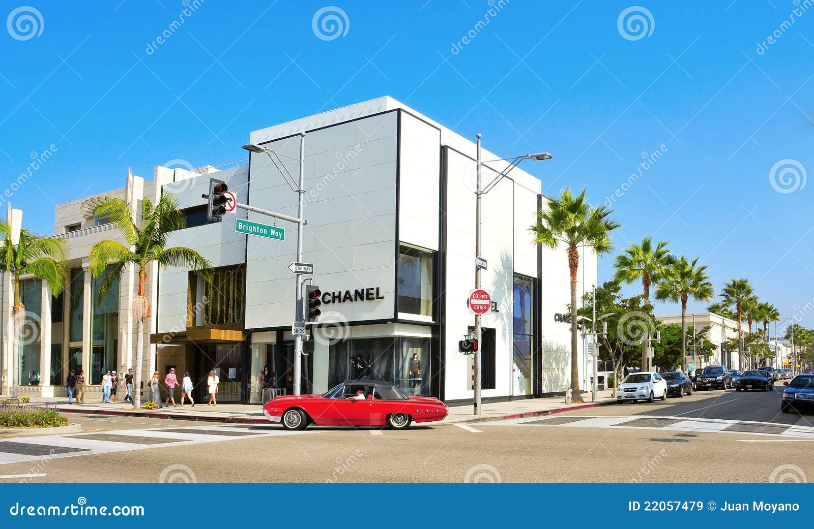 Chanel Store At Rodeo Drive In Beverly Hills - CALIFORNIA, USA - MARCH 18, 2019  Stock Photo, Picture and Royalty Free Image. Image 137705899.