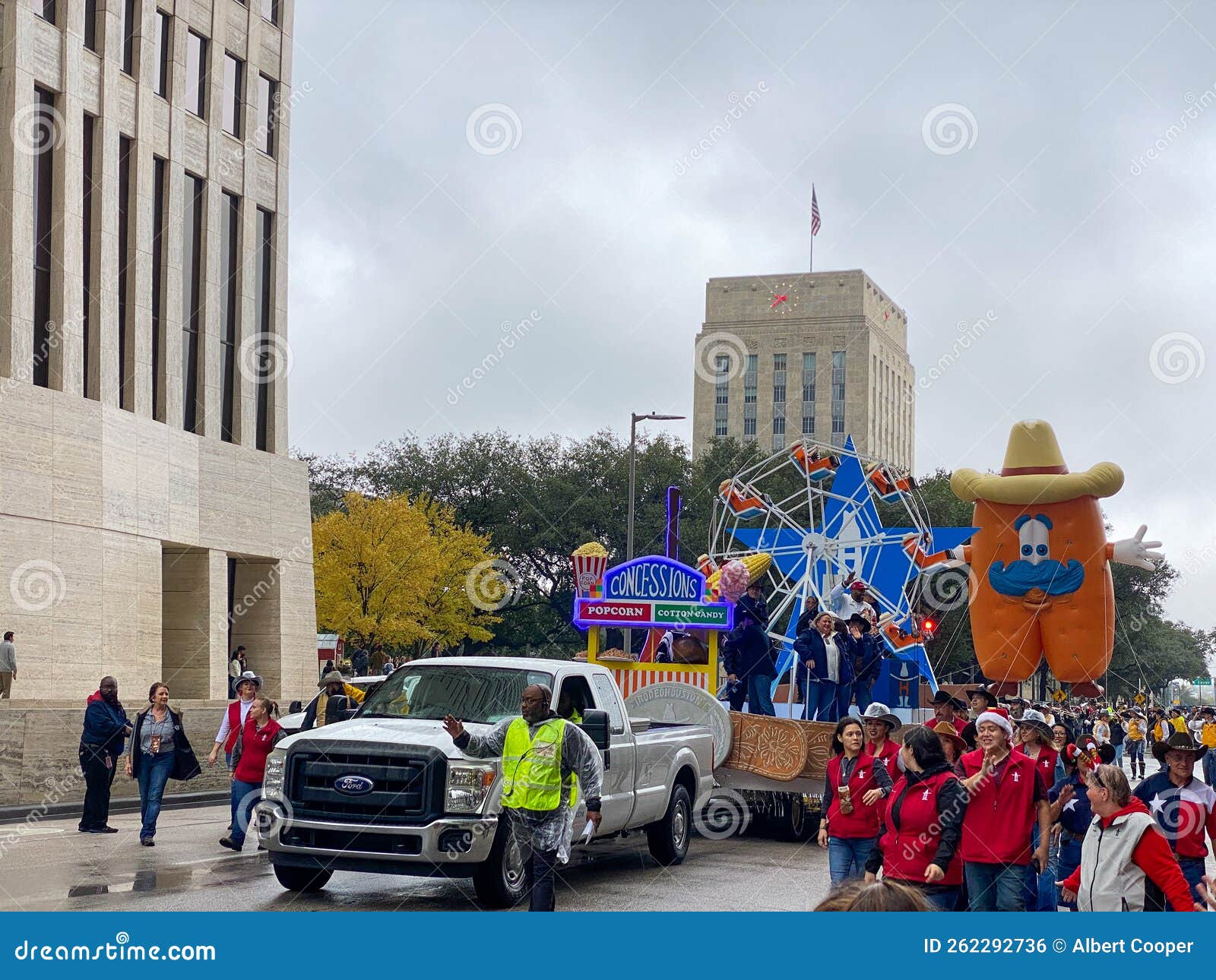 HEB Thanksgiving Parade in Downtown Editorial Photo Image of hand