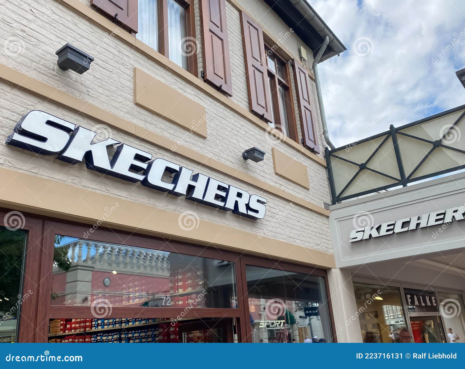 Nægte Gravere Incubus View on Store Facade with Logo Lettering of Skechers Sneakers Fashion Focus  on Right Part of Left Lettering Editorial Photo - Image of roermond, label:  223716131