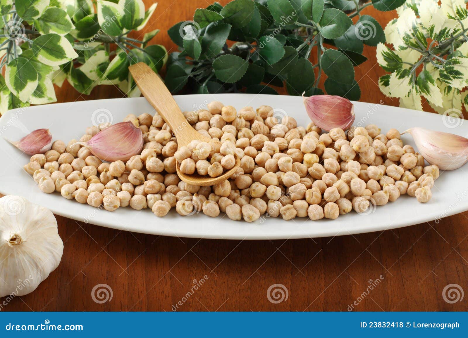 Rohe Kichererbsen Auf Teller Stockfoto - Bild von abendessen, nahrung ...