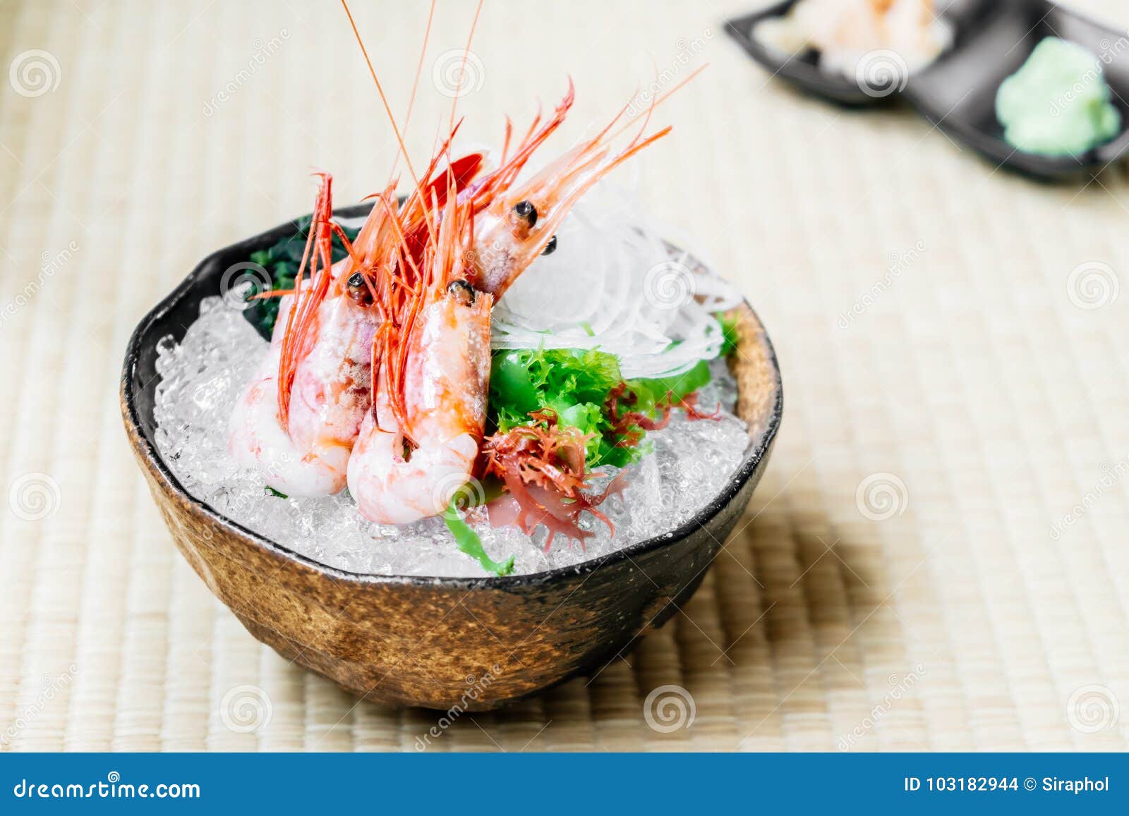 Roher Und Frischer Garnelen- Oder Garnelensashimi Stockfoto - Bild von ... Roher Und Frischer Garnelen- Oder Garnelensashimi Stockfoto - Bild von ...