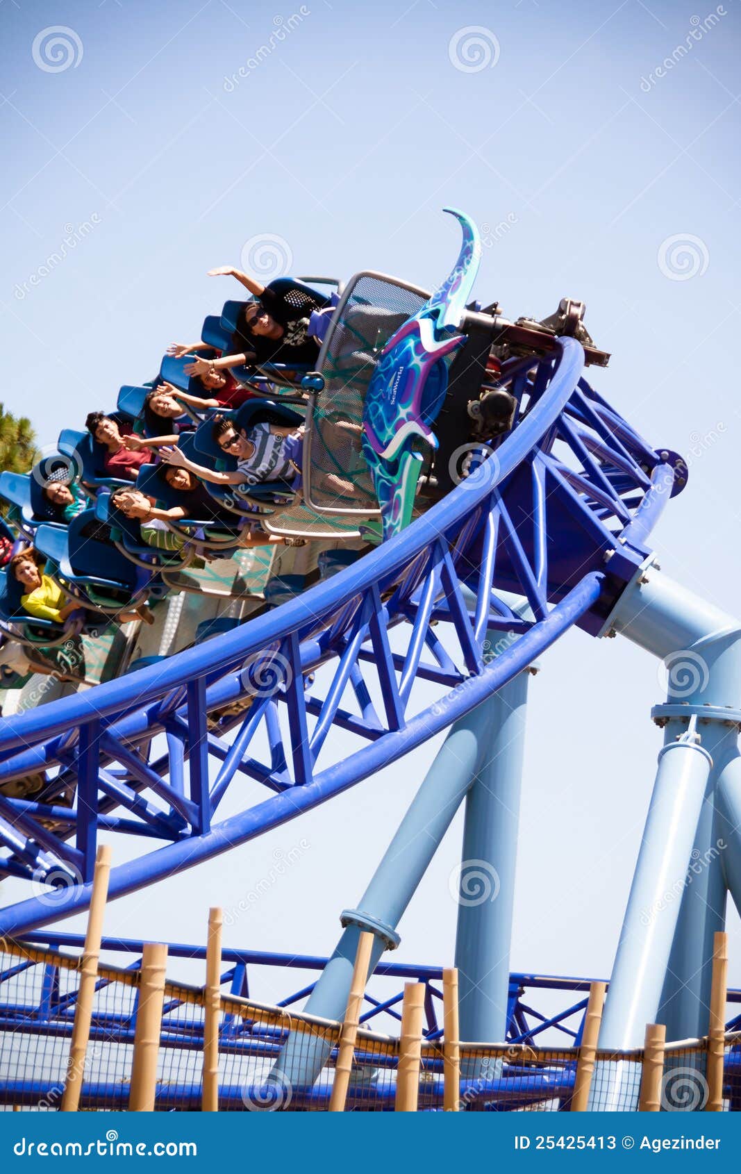 Roller coaster seaworld hi-res stock photography and images - Alamy