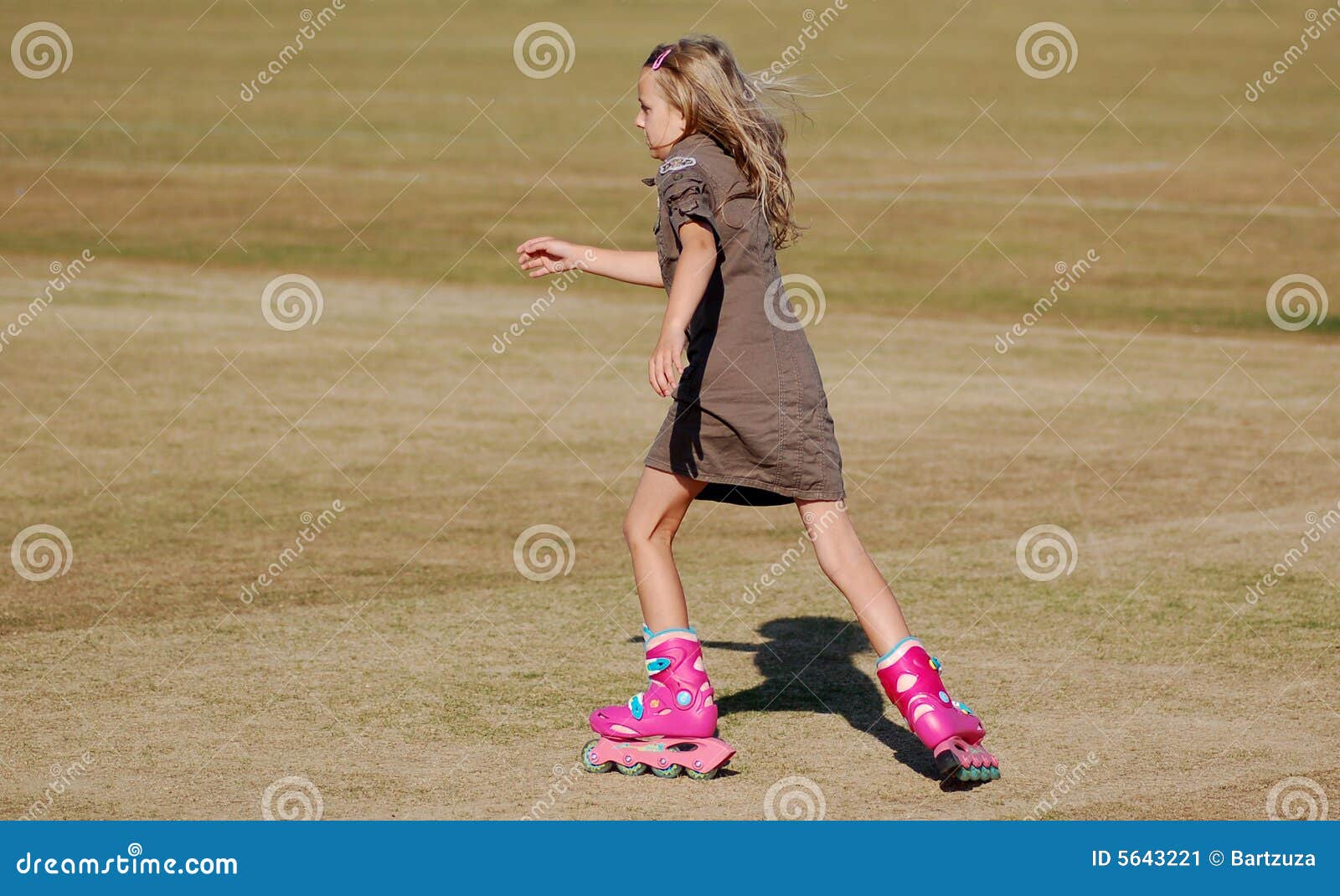 Roller girl stock image. Image of blonde, asphalt, extreme 5643221